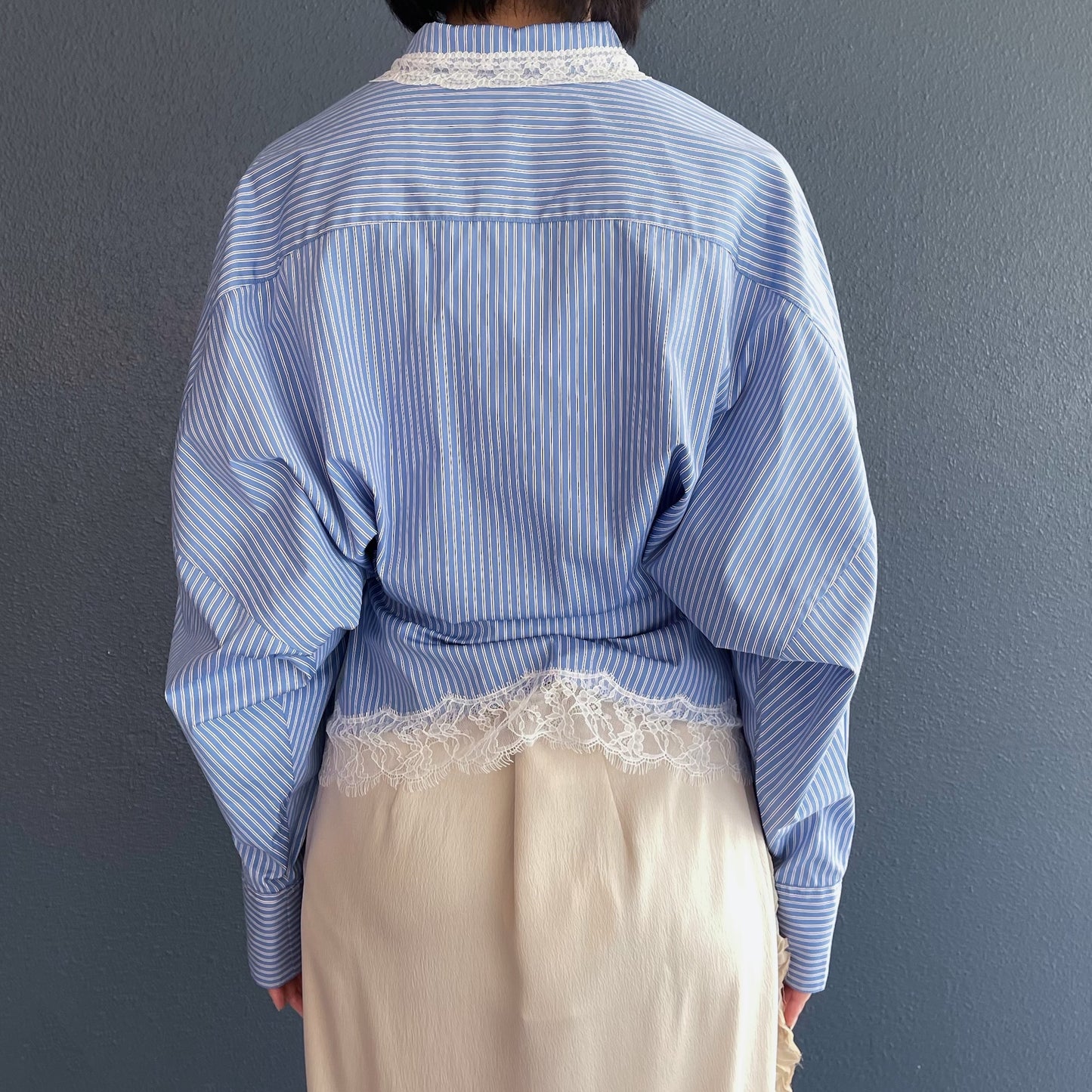 Hanna Shirt / Blue Stripe x White Lace / ウエストシェイプシャツ