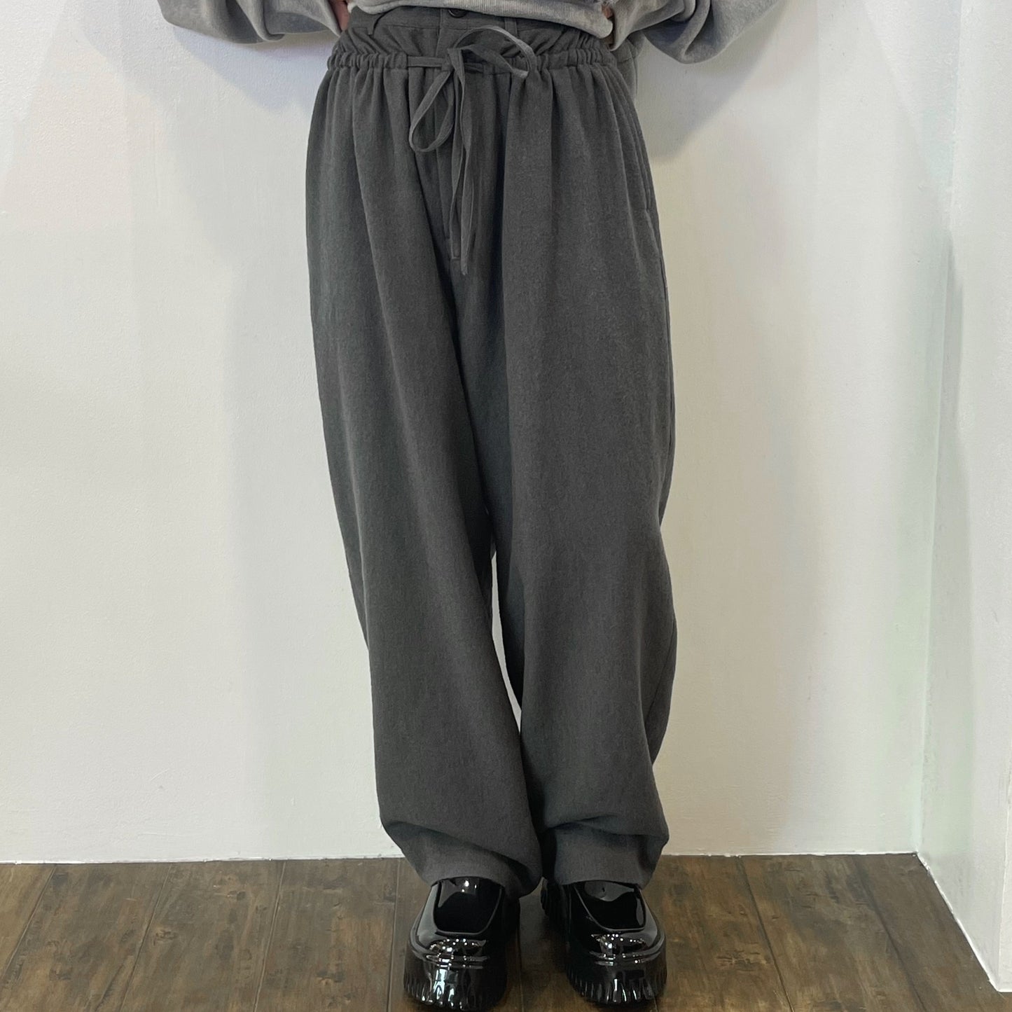 Wring daily pants / GRAY / ギャザーワイドパンツ