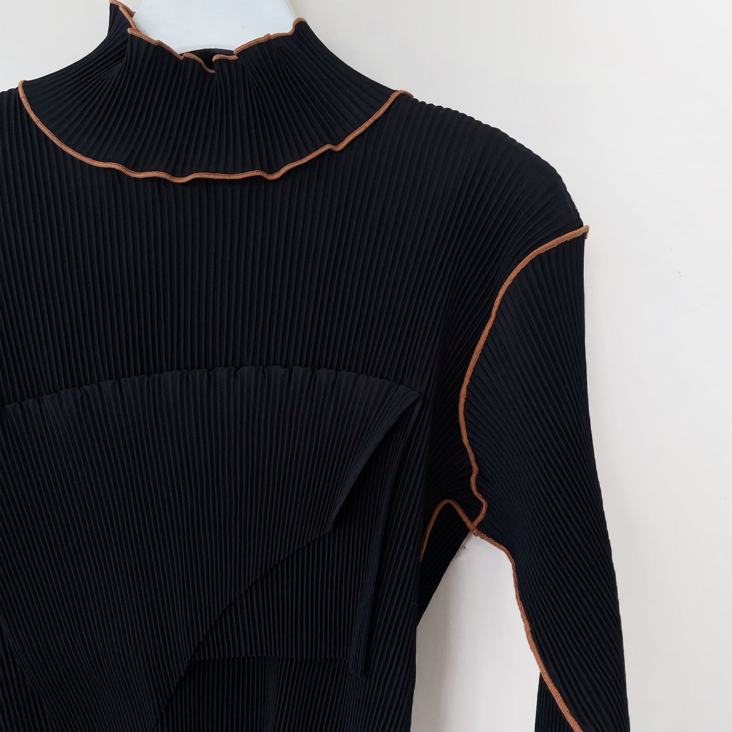 TODO WAVE LONG SLEEVE TOP*HIGH NECK TYPE / BLACK / ウェーブロングスリーブトップ