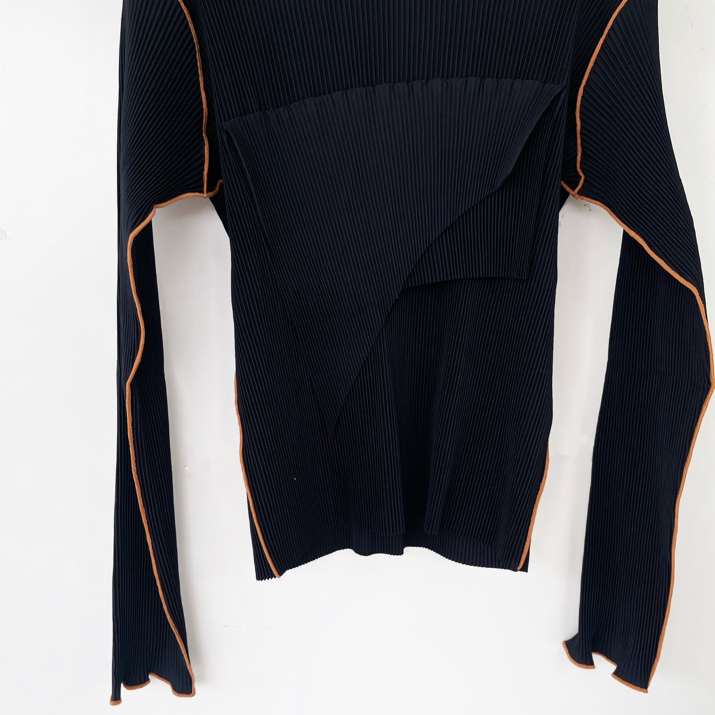 TODO WAVE LONG SLEEVE TOP*HIGH NECK TYPE / BLACK / ウェーブロングスリーブトップ