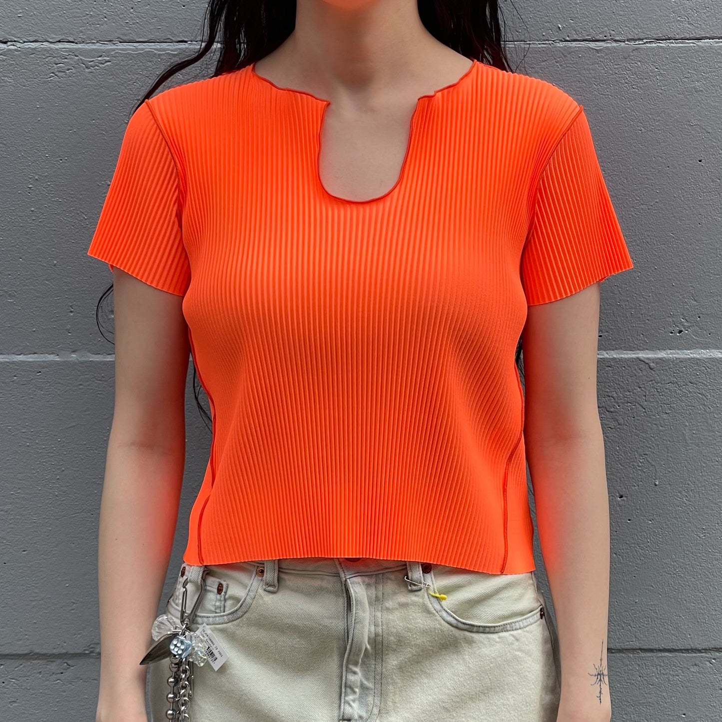 U-NECK TINY TOP / NEON / Uネックプリーツトップ