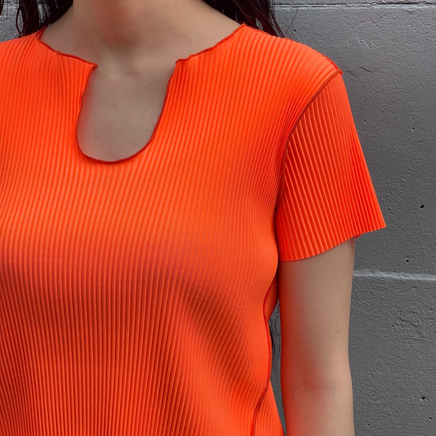 U-NECK TINY TOP / NEON / Uネックプリーツトップ