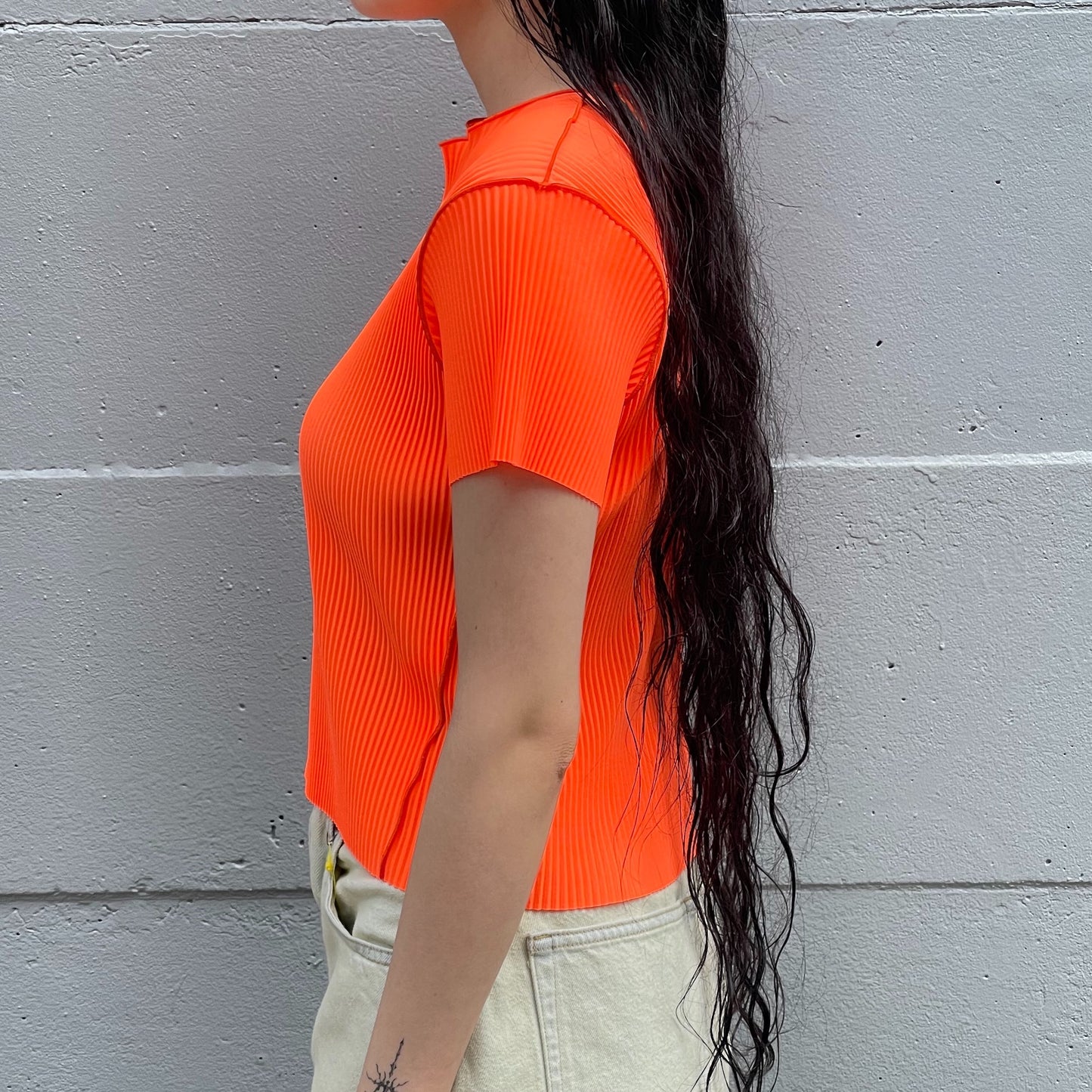 U-NECK TINY TOP / NEON / Uネックプリーツトップ