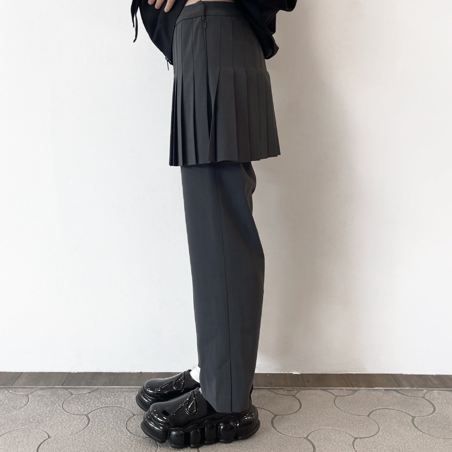 Simone Skirt Pants / Gray / プリーツスカートパンツ