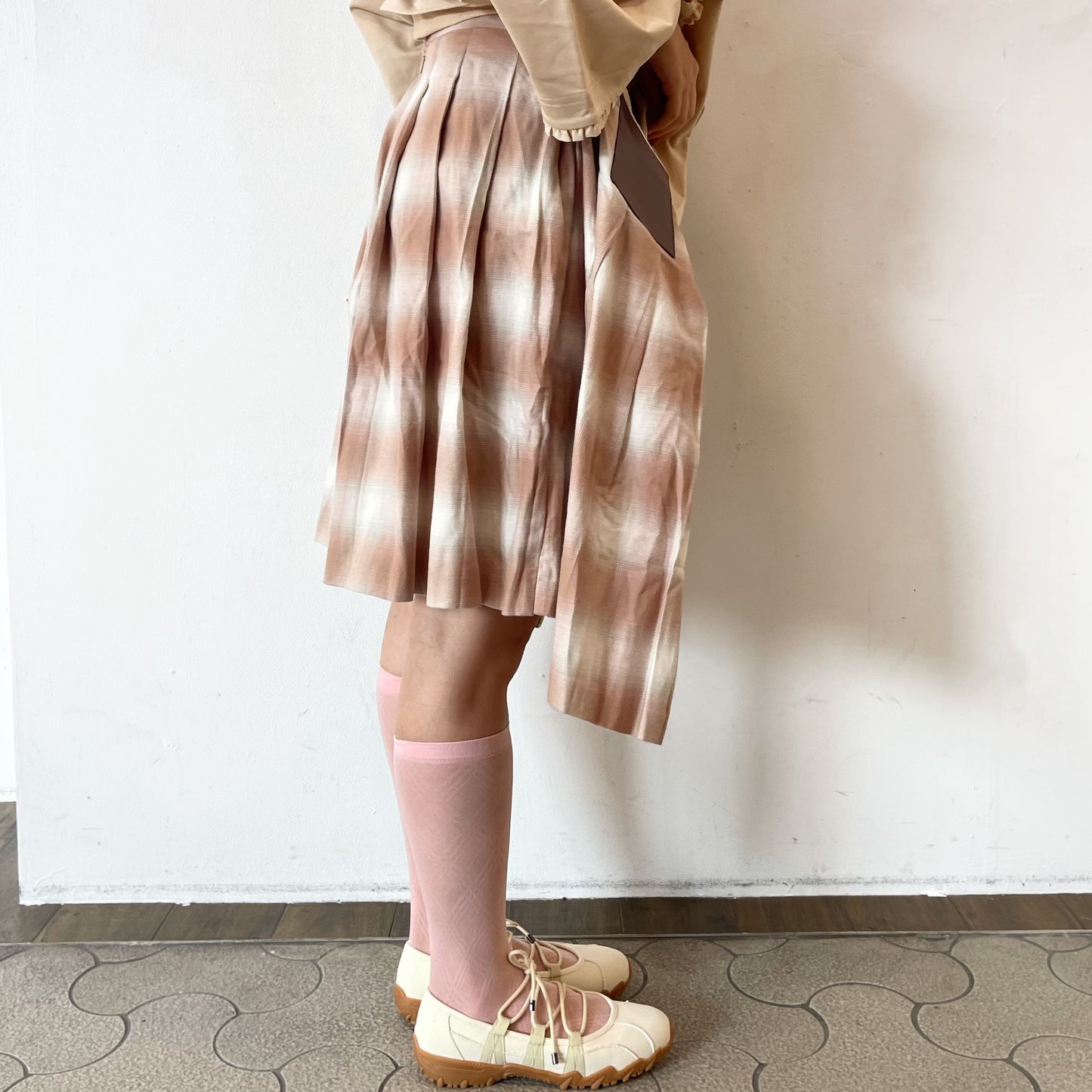BUG PLEATS SKIRT EMBROIDERY / YELLOW / ドッキングスカート