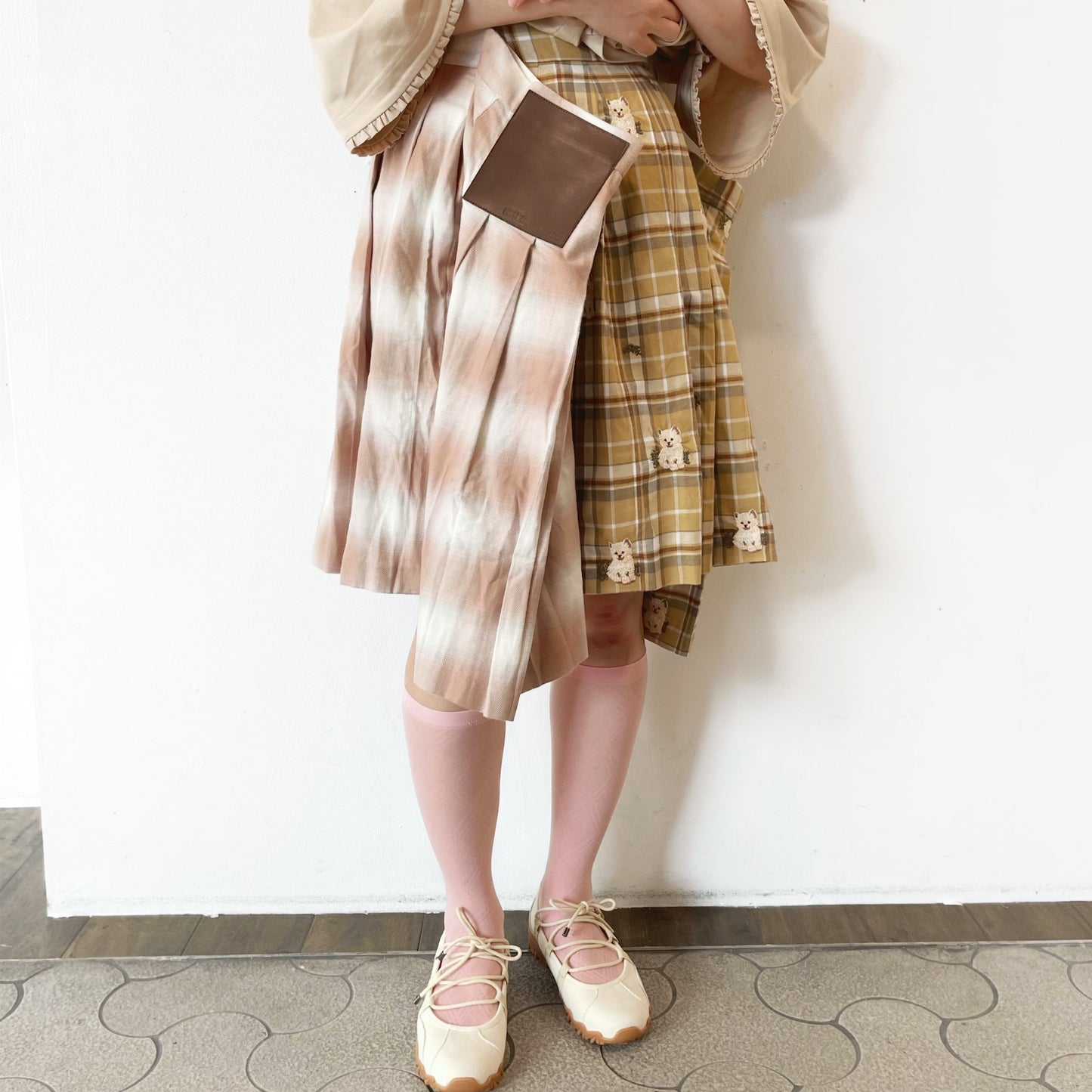 BUG PLEATS SKIRT EMBROIDERY / YELLOW / ドッキングスカート