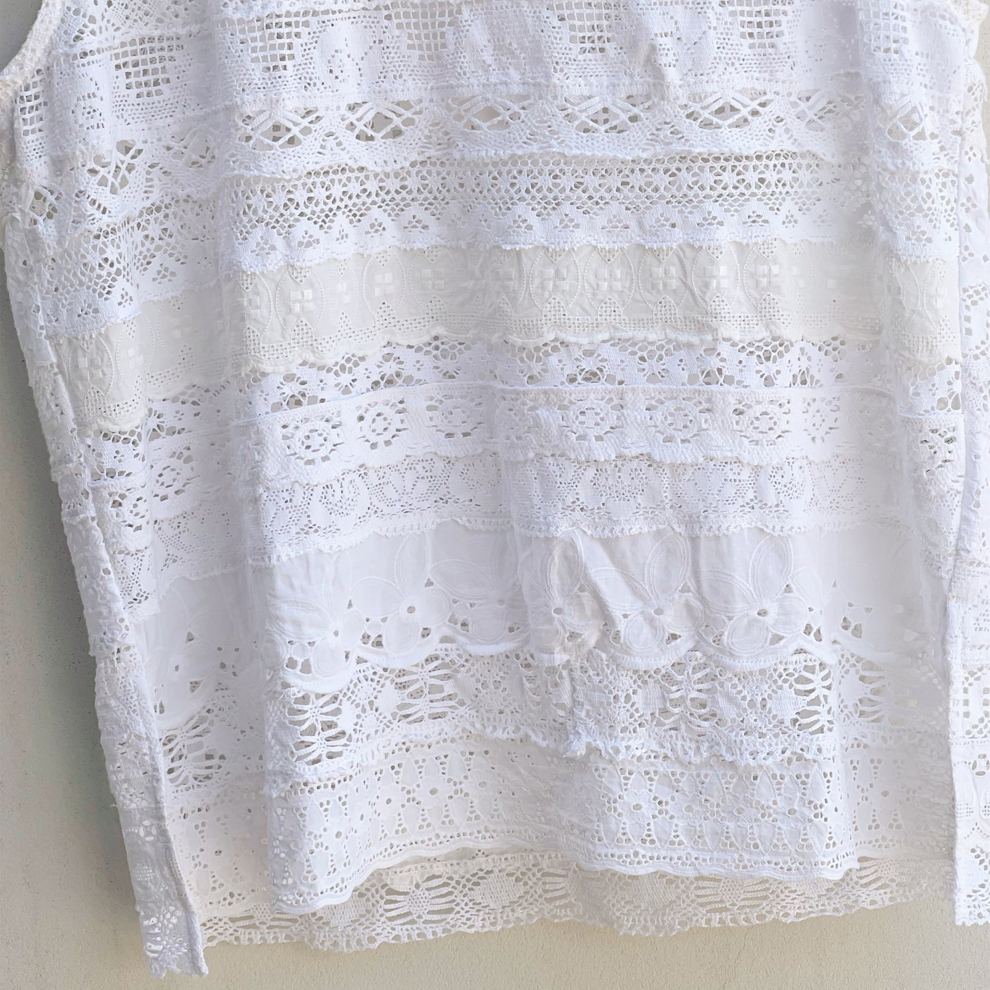 LACE TANK TOP / WHITE / LACE TANK TOP