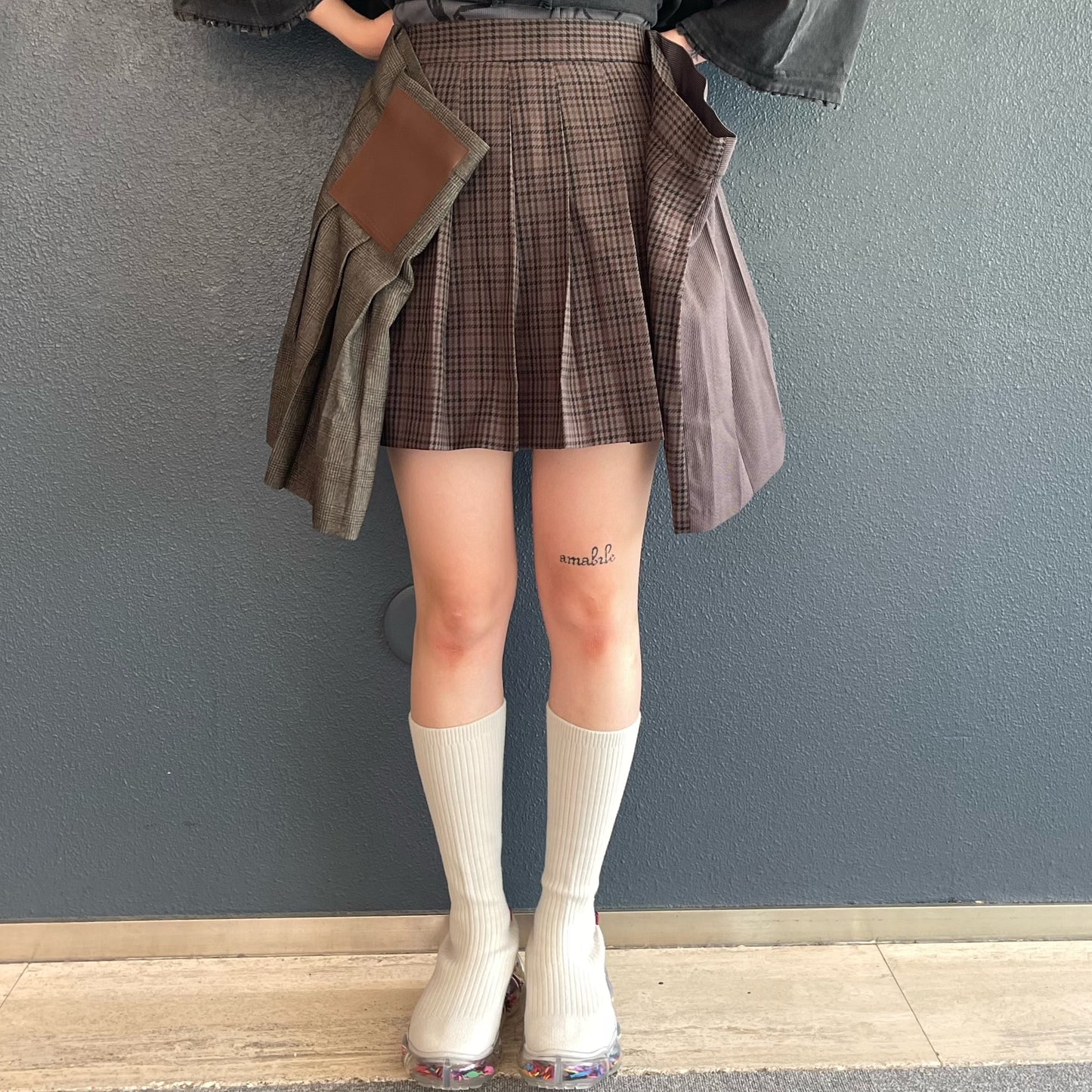 BUG PLEATS SKIRT MINI / GRAY / ドッキングスカート