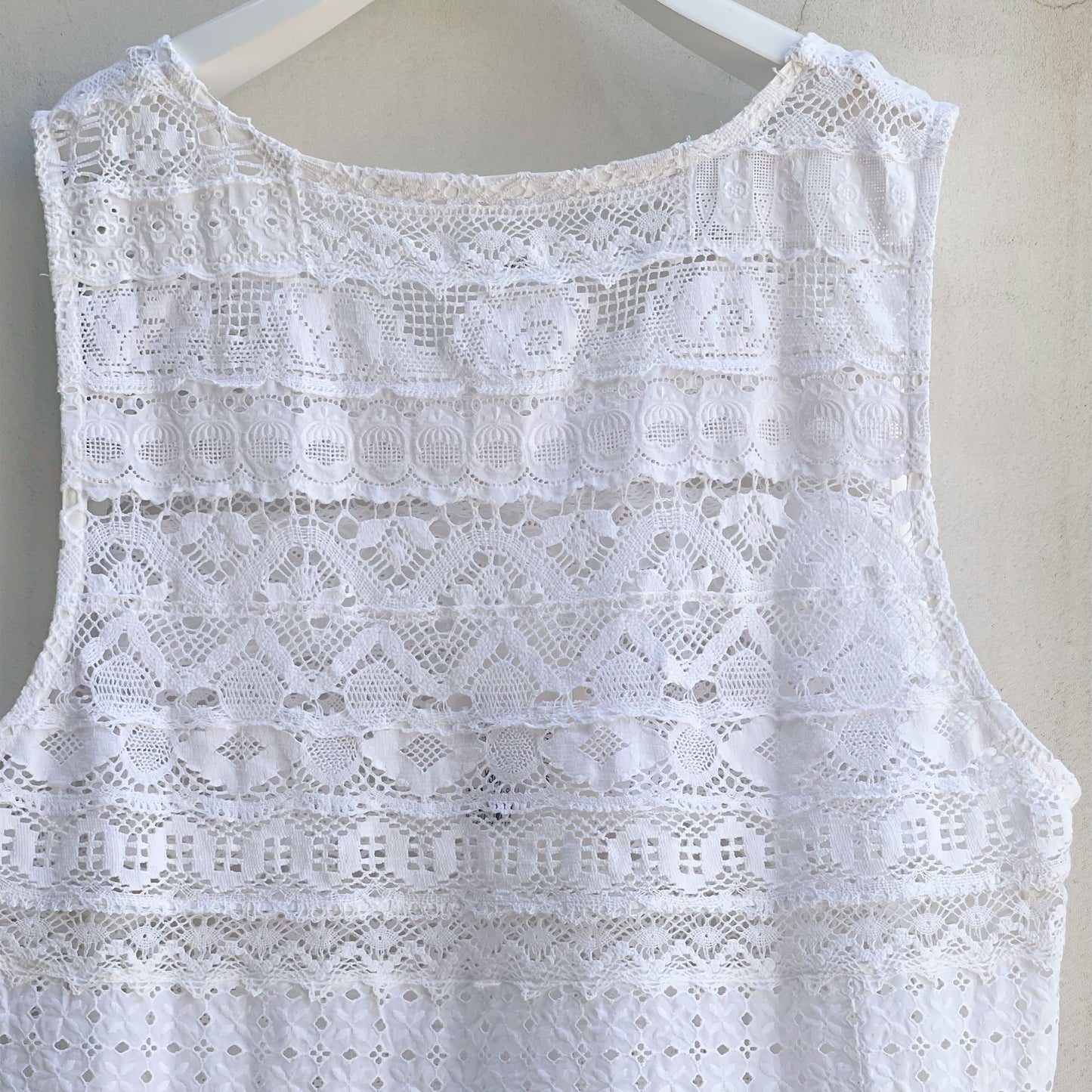 LACE TANK TOP / WHITE / LACE TANK TOP
