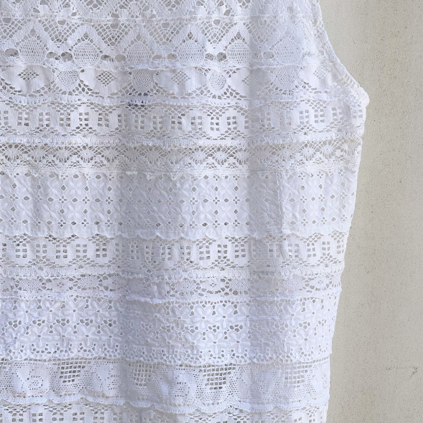 LACE TANK TOP / WHITE / LACE TANK TOP