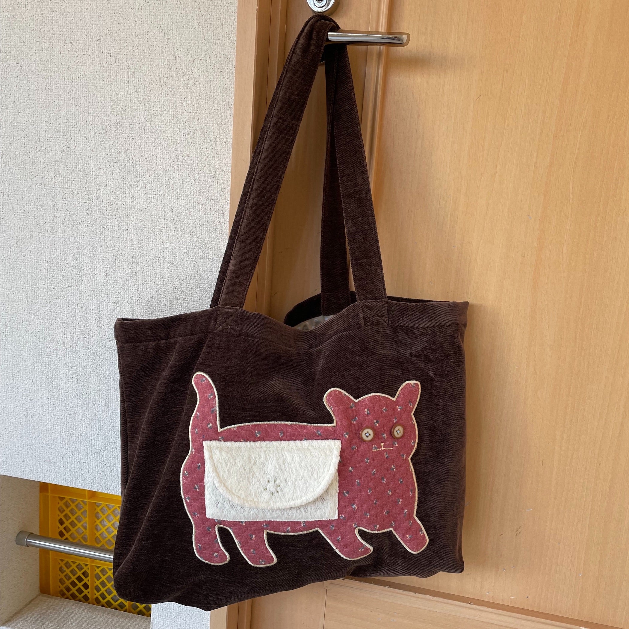 Cassie tote bag / Brown / ねこアップリケトートバッグ | シープ