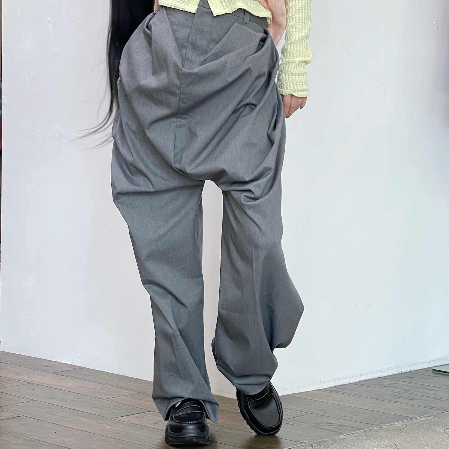 drape pants / gray / しわパンツ