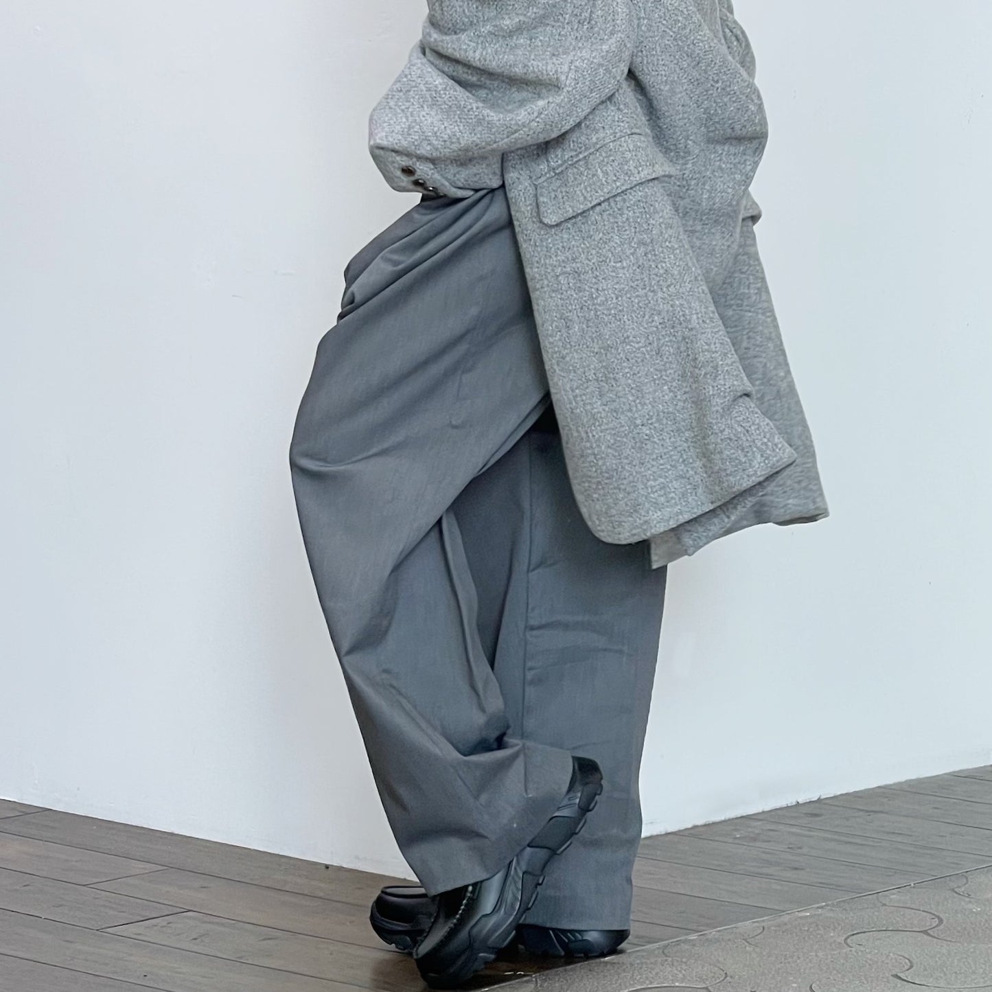 drape pants / gray / しわパンツ