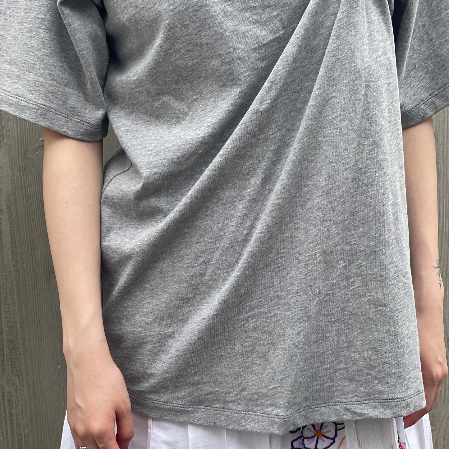 Kidding a rabbit T-shirt / GRAY / ラビットディテールトップ
