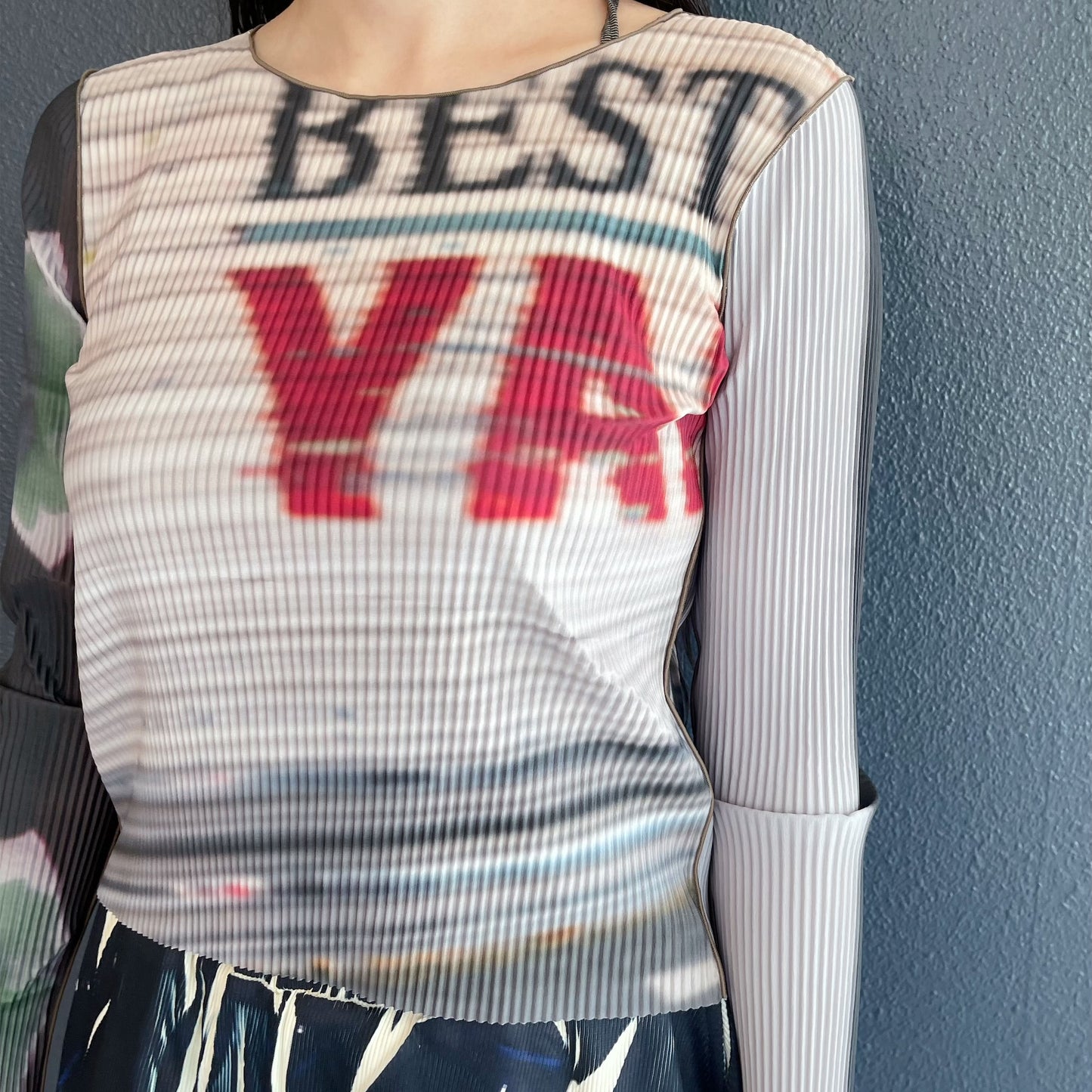 GRAPHIC TINY TOP / GRAY / グラフィックタイニートップ