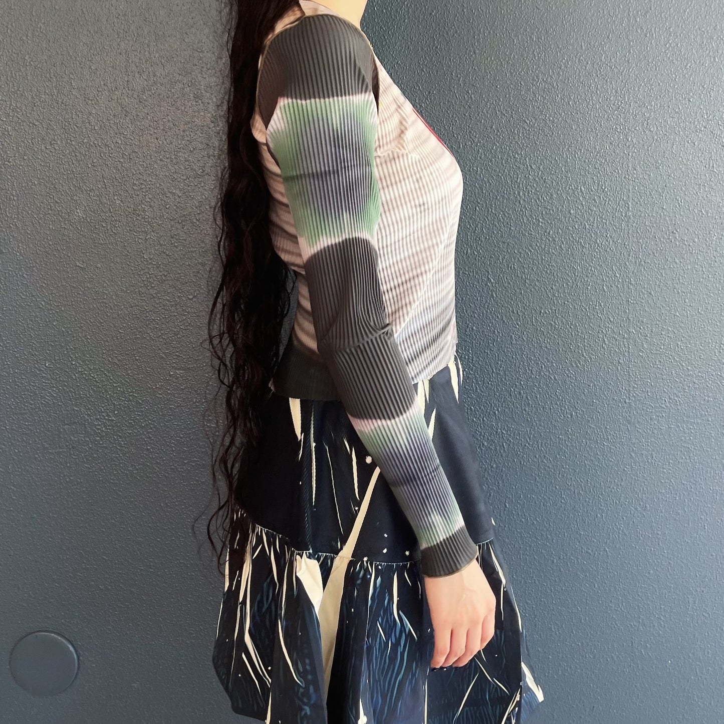GRAPHIC TINY TOP / GRAY / グラフィックタイニートップ
