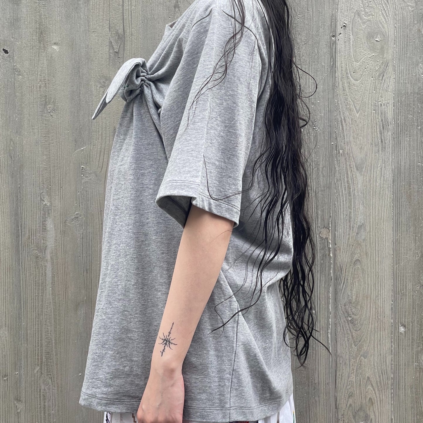 Kidding a rabbit T-shirt / GRAY / ラビットディテールトップ