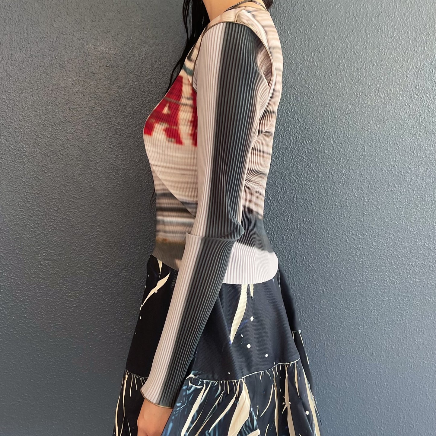 GRAPHIC TINY TOP / GRAY / グラフィックタイニートップ