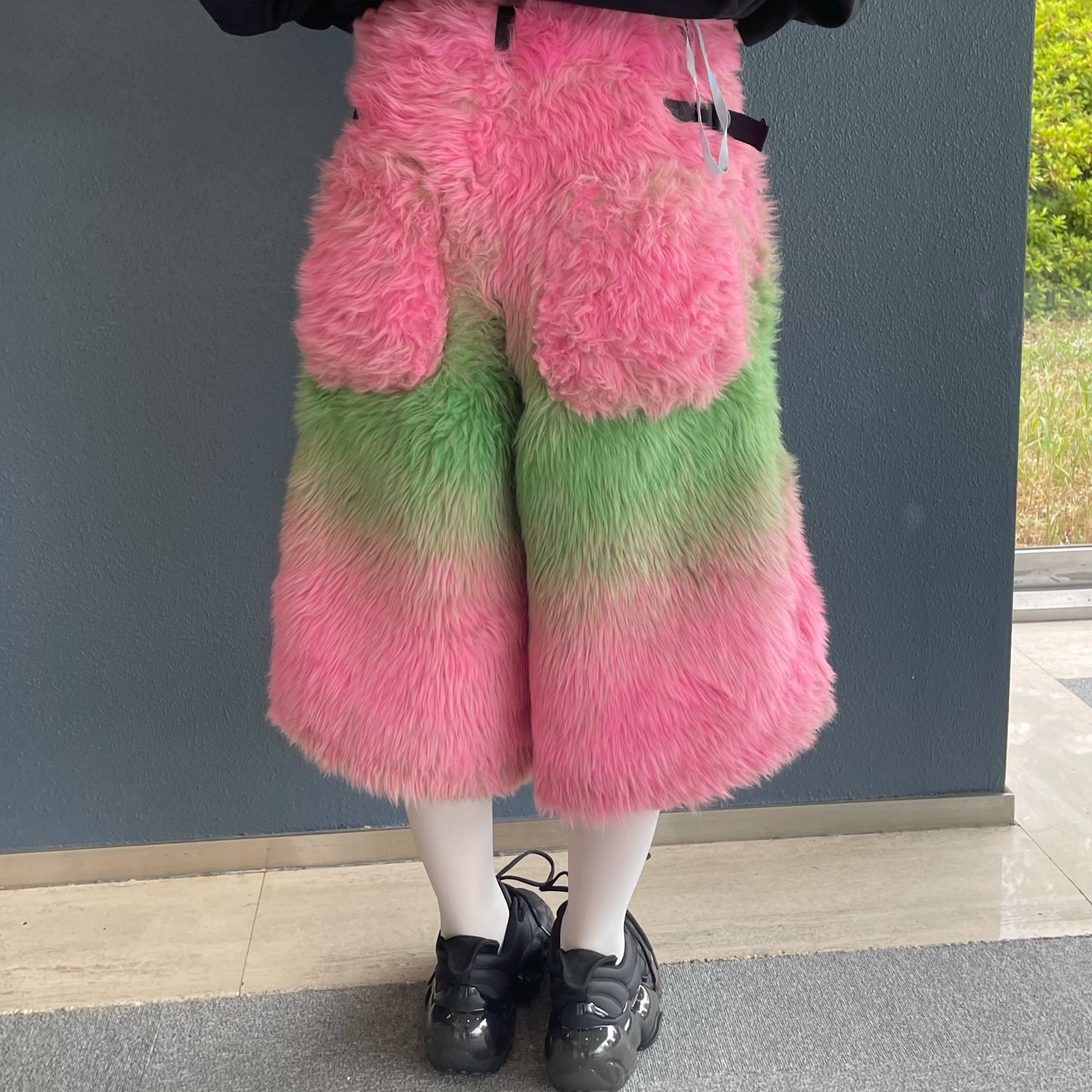 FAUX-FUR SHORT PANTS / PINK × GREEN / フェイクファーパンツ