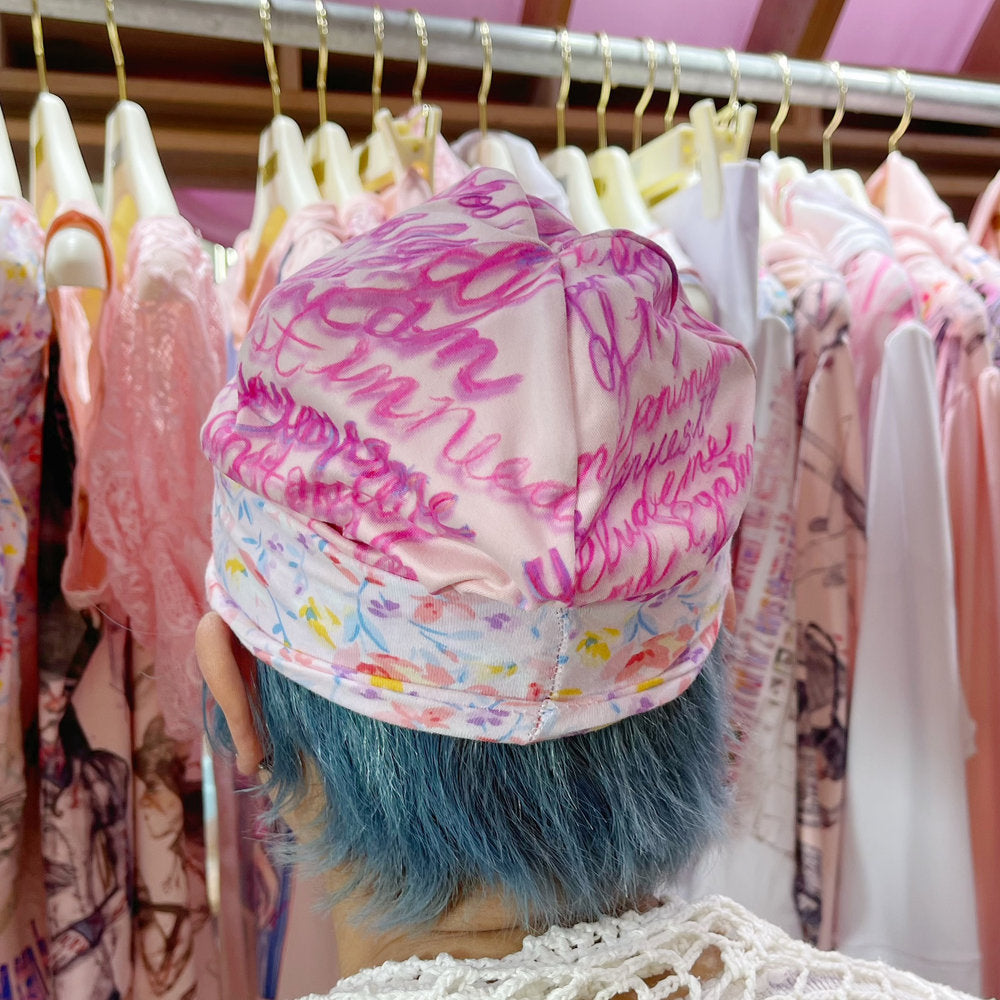 White baseball cap / グラフィックキャップ