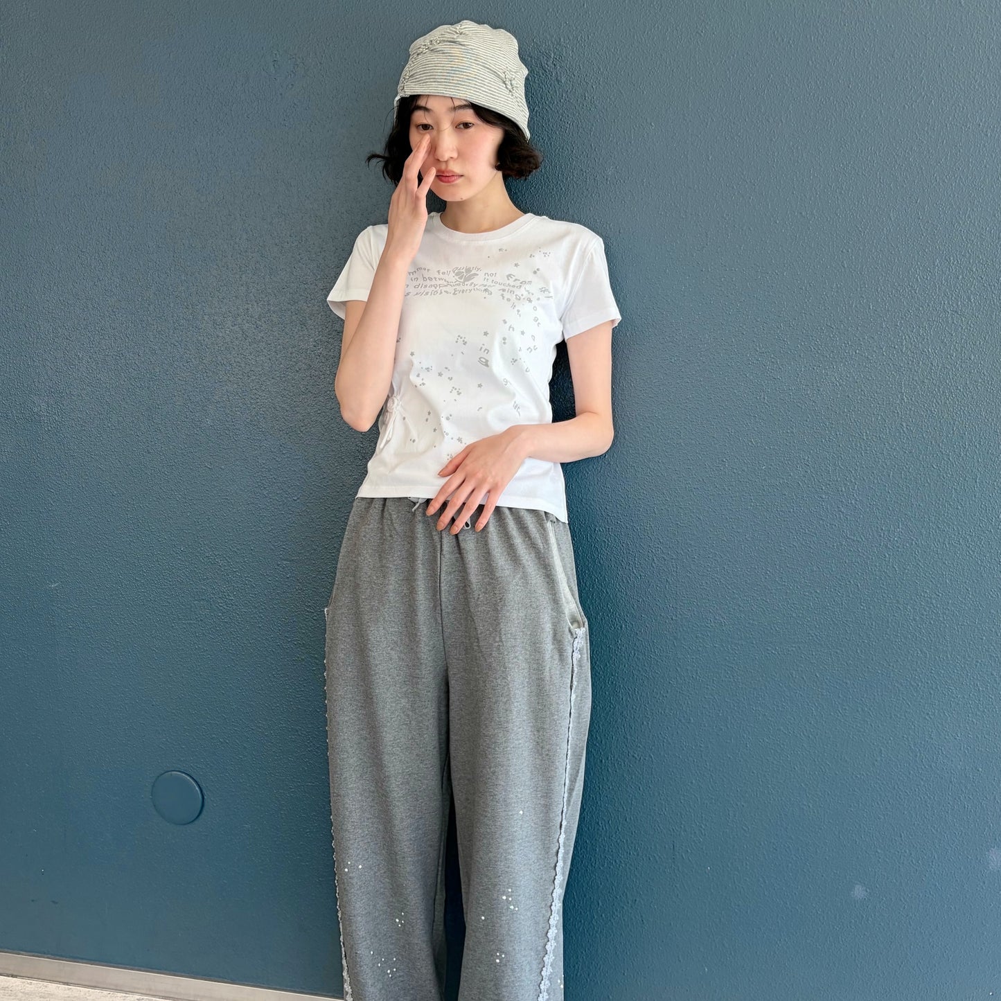 Glittered Spiral Ruched Top / White / グラフィックプリントTシャツ