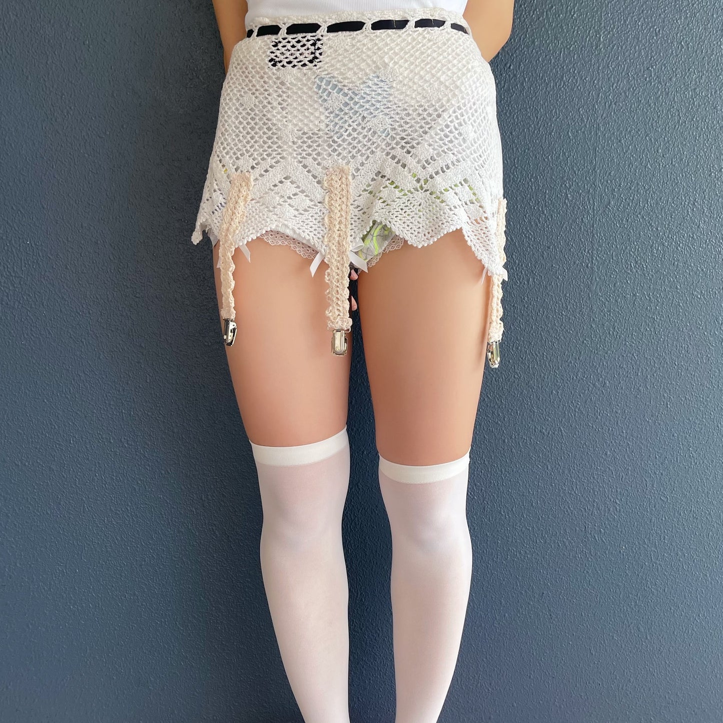 CROCHET BELT WITH SILK APPLIQUE / WHITE BLUE / クロシェベルト