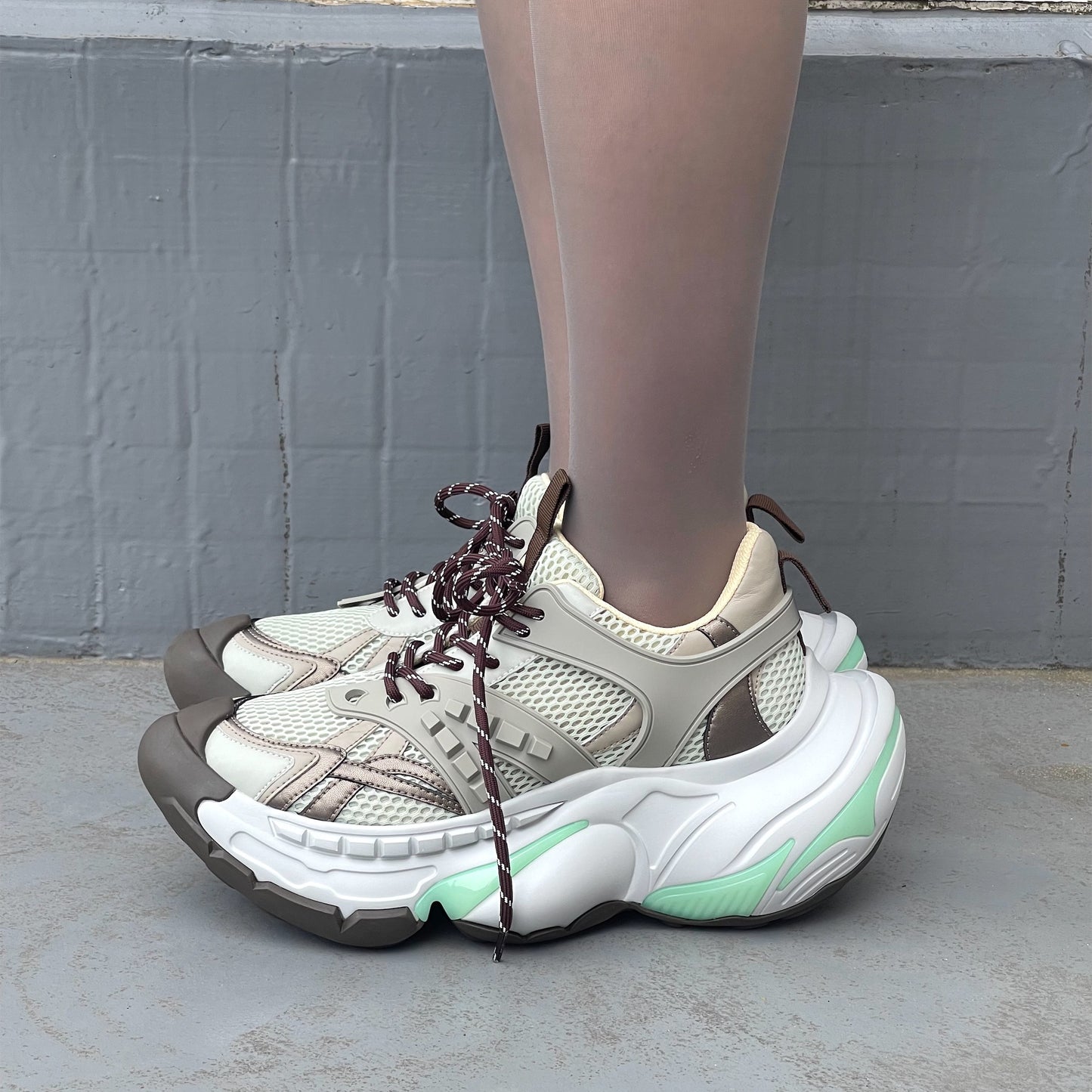 MULTIVERSE Ⅱ / ASH / MIKIOSAKABEスニーカー