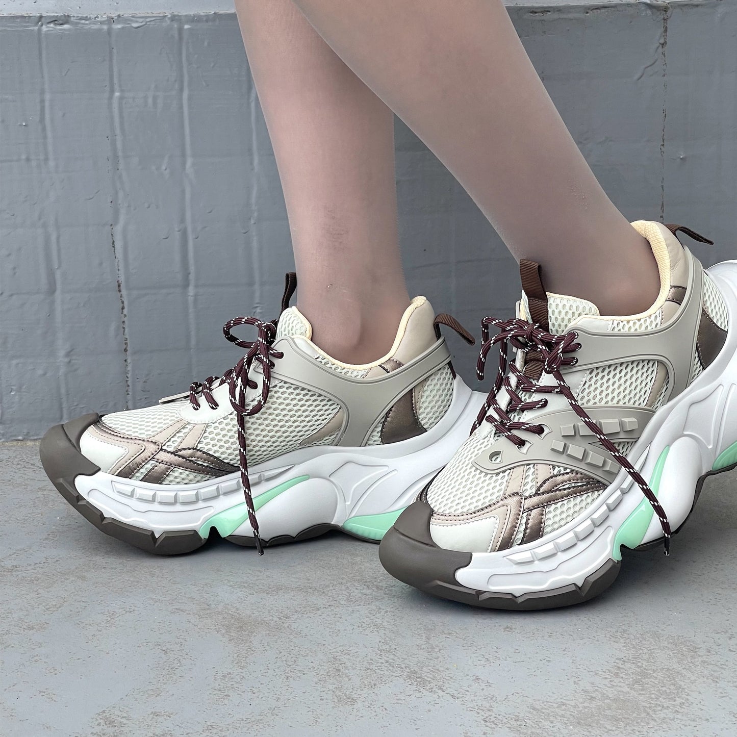 MULTIVERSE Ⅱ / ASH / MIKIOSAKABEスニーカー