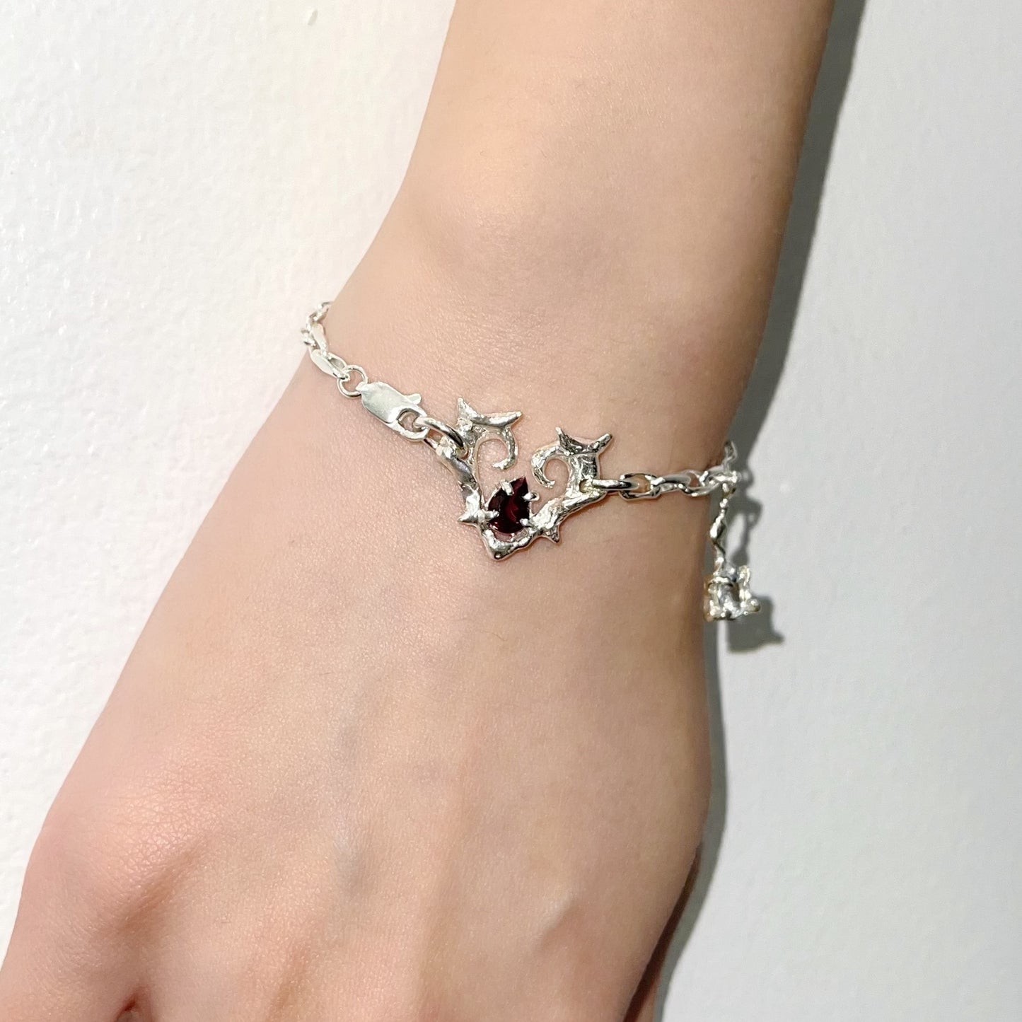 WARM BLUE / garnets & aquamarines / ブレスレット
