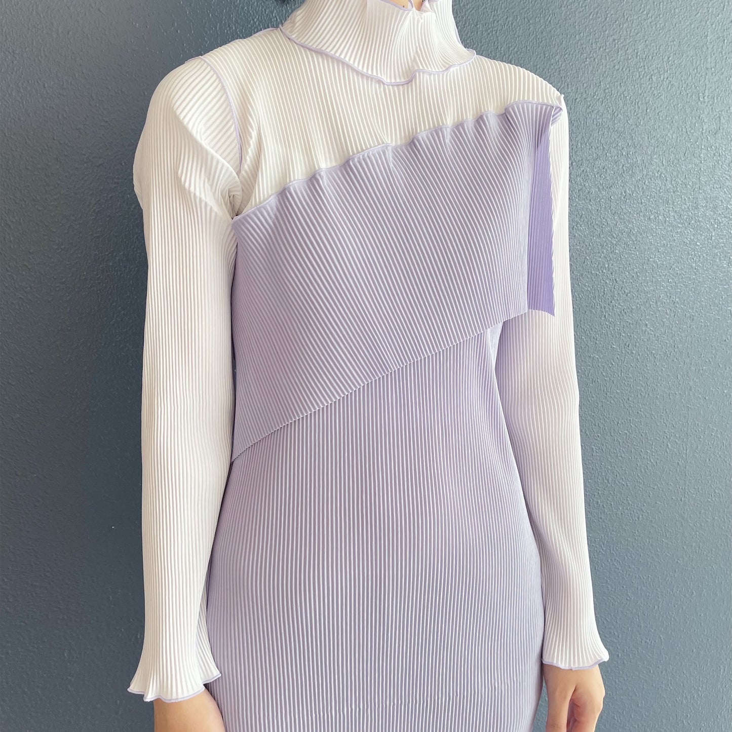 SPIRAL WAVE LONG SLEEVE DRESS *HIGH NECK TYPE / LAVENDER / プリーツハイネックドレス