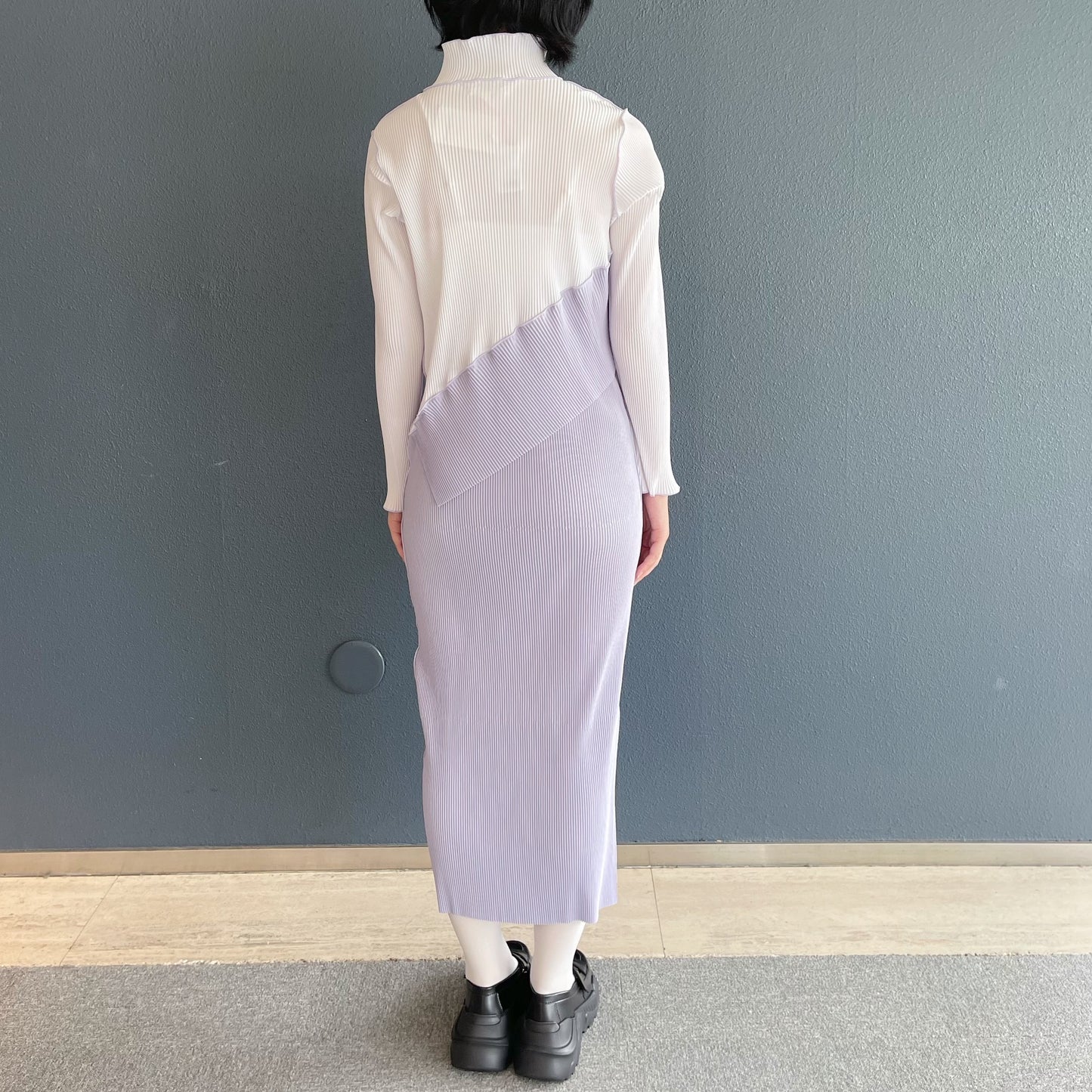 SPIRAL WAVE LONG SLEEVE DRESS *HIGH NECK TYPE / LAVENDER / プリーツハイネックドレス