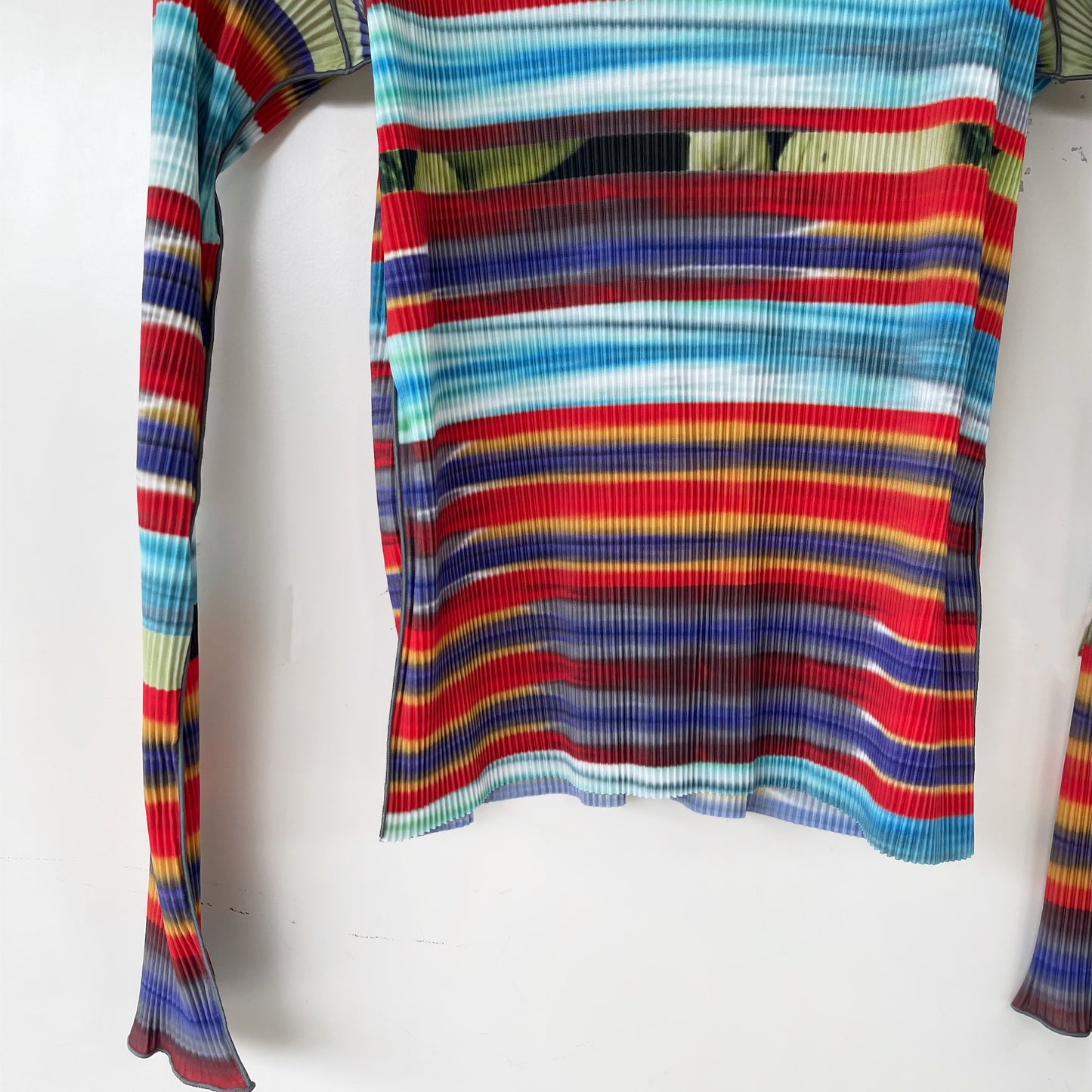 GRAPHIC TOP / RAINBOW / グラフィックトップ