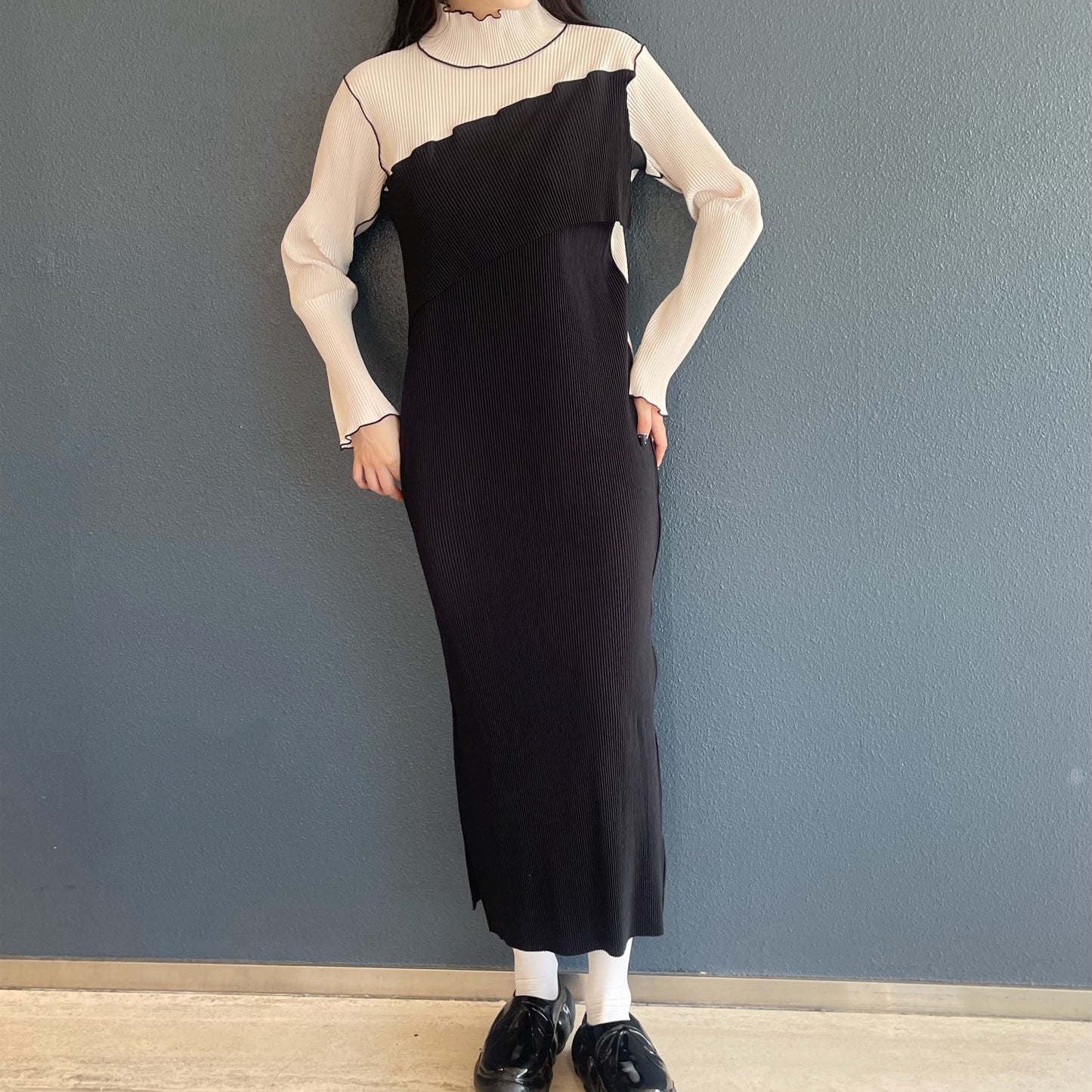 SPIRAL WAVE LONG SLEEVE DRESS *HIGH NECK TYPE / BLACK / プリーツハイネックドレス