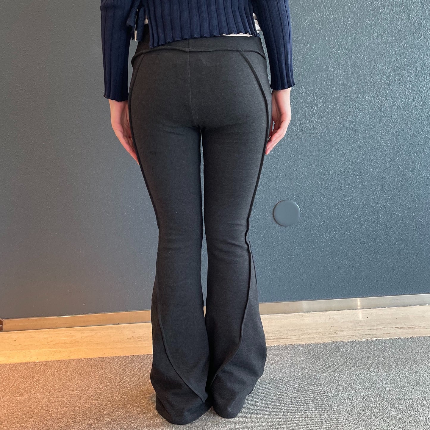 ROUND PINTUCK PANTS / CHARCOAL / ラウンドピンタックパンツ