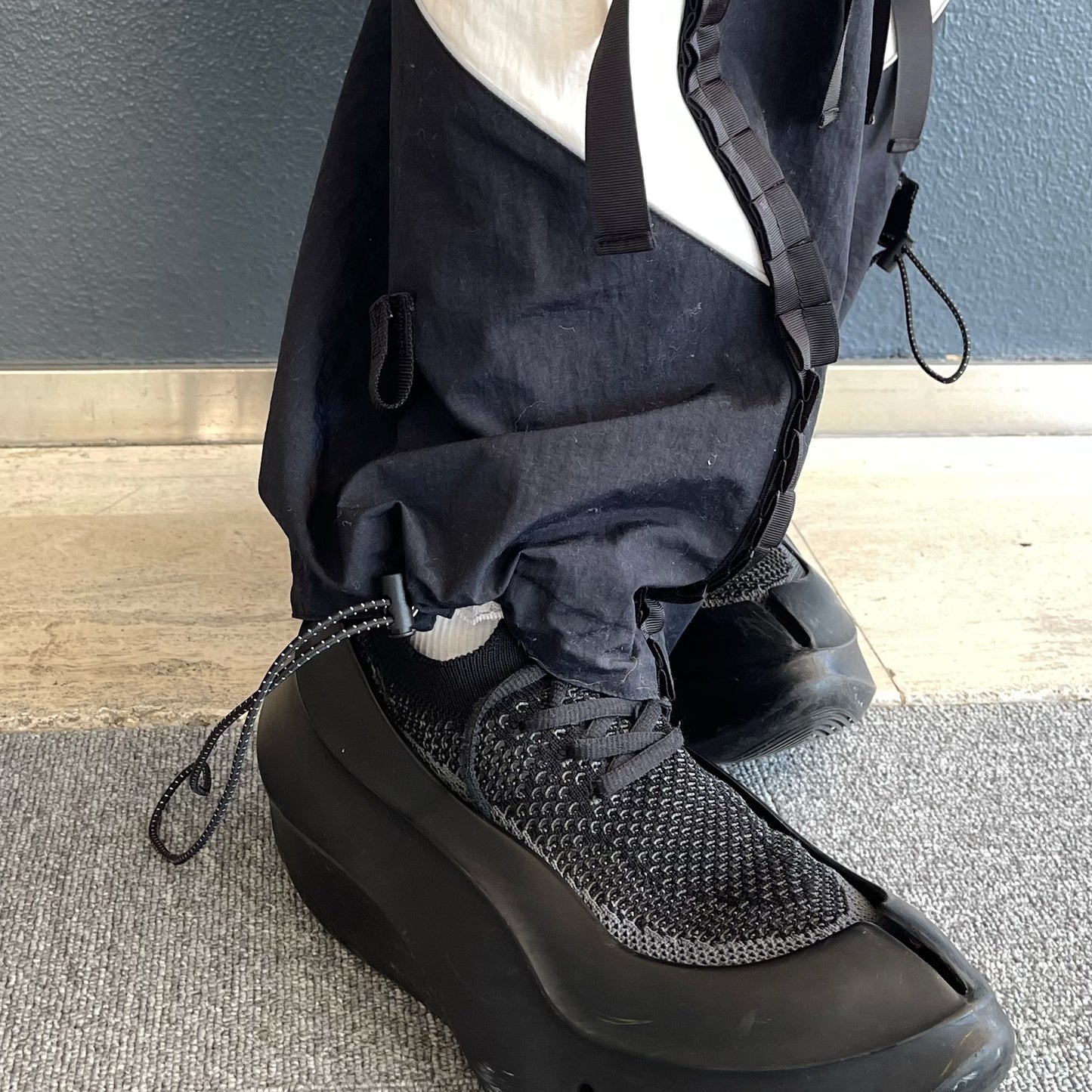 RIBBON TRACK PANTS / BLACK × WHITE / リボントラックパンツ