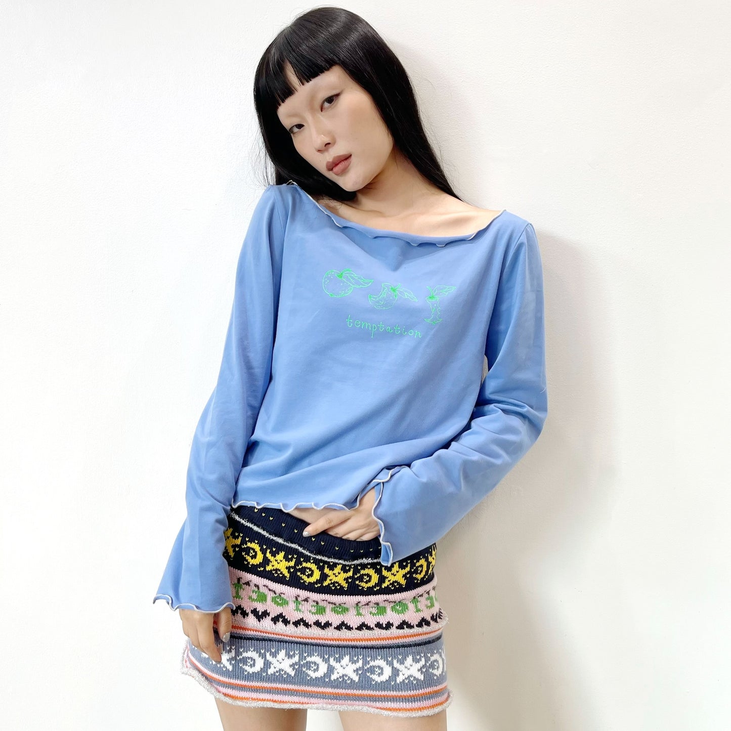 Emily long sleeve temptation top / blue × green / プリントベルスリーブロングTシャツ