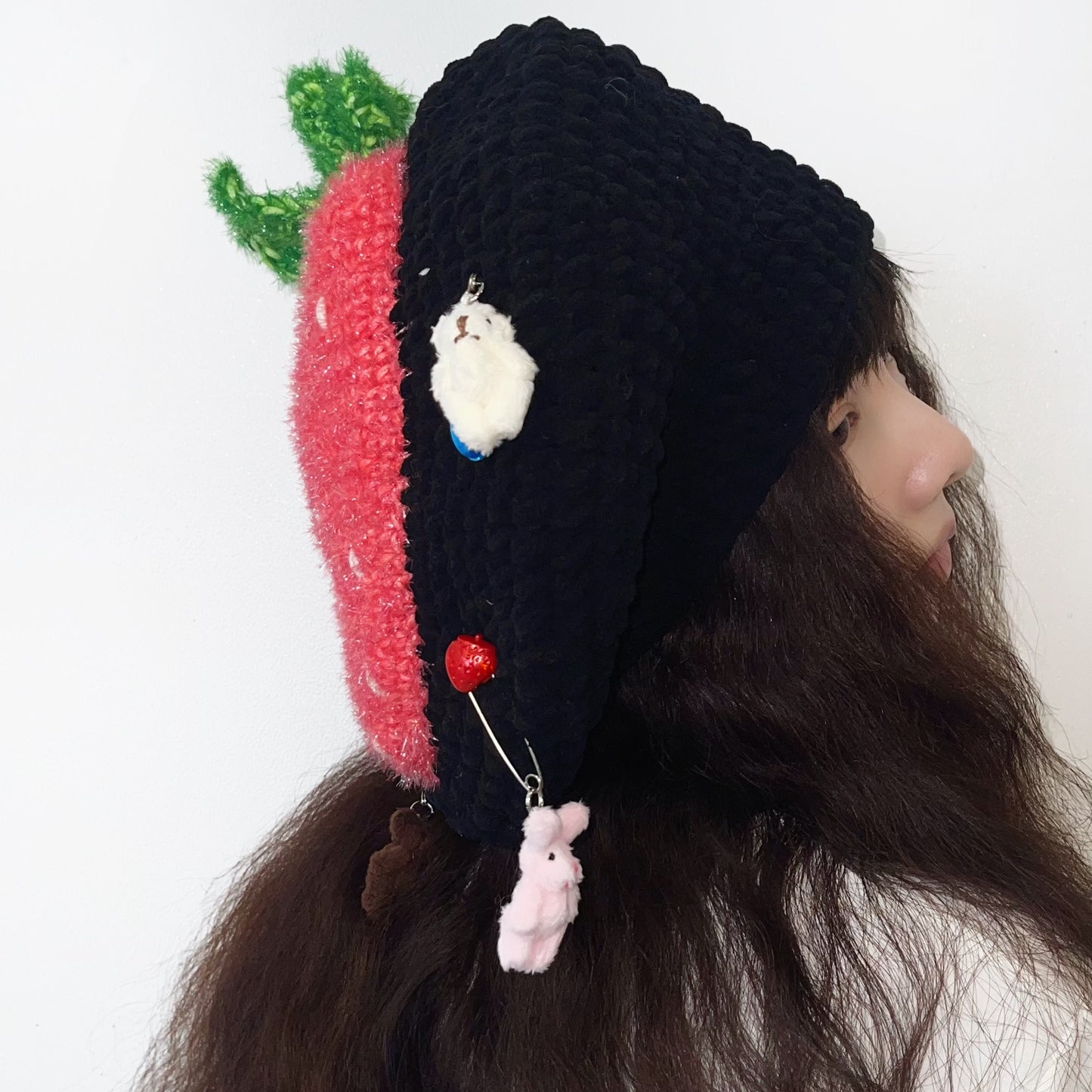 STRAWBERRY KNIT BERET / BLACK / ストロベリーニットベレー