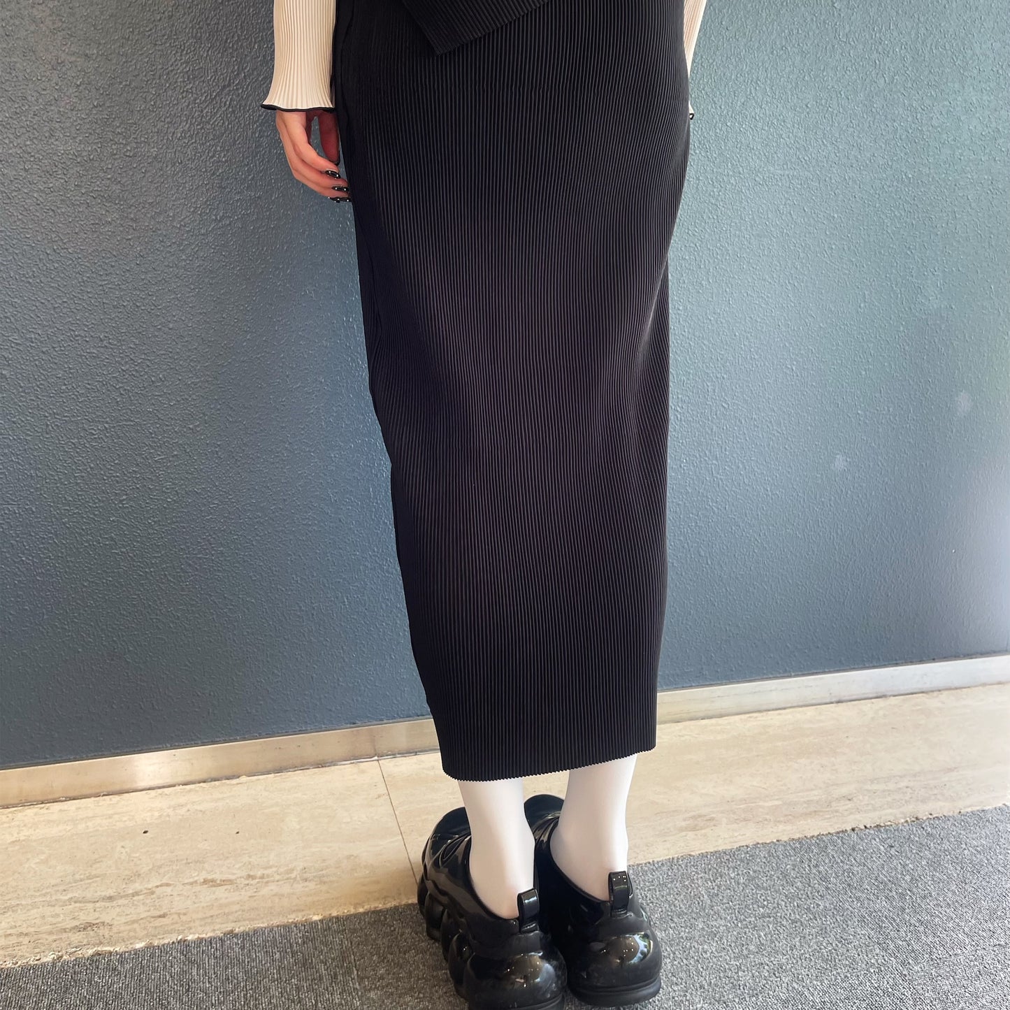 SPIRAL WAVE LONG SLEEVE DRESS *HIGH NECK TYPE / BLACK / プリーツハイネックドレス