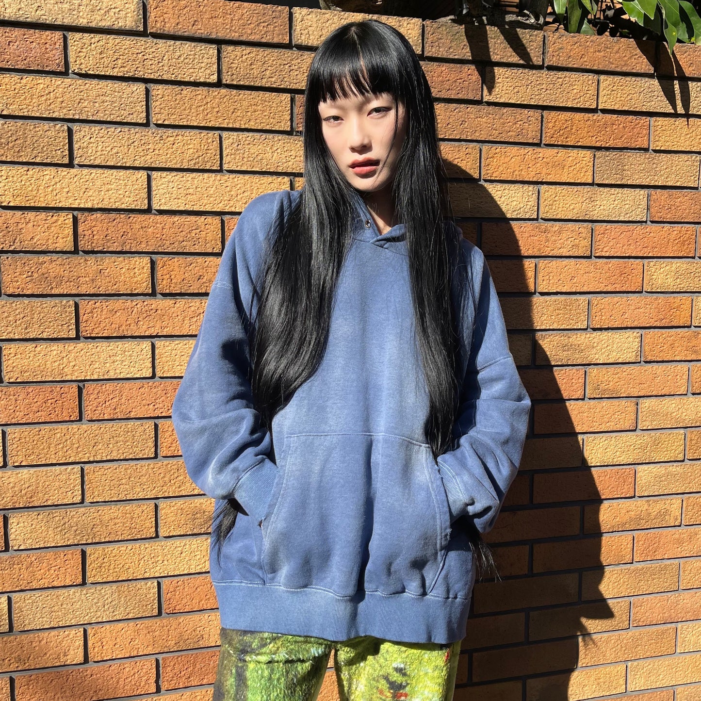 HOODIE/PHOTOCHROMIC/DARKD / BLUE / プリントフーディー