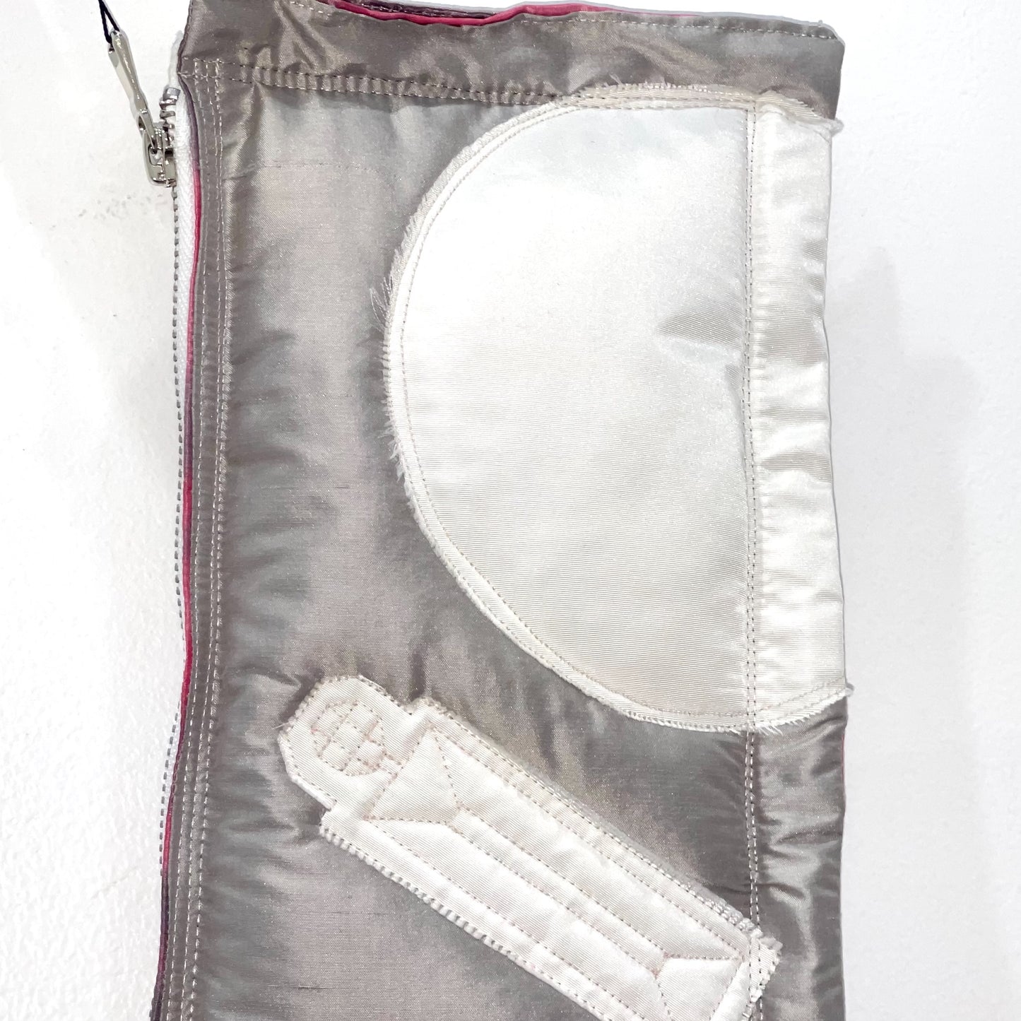QUILTED CLUTCH / SILVER x WHITE / キルティングクラッチバッグ