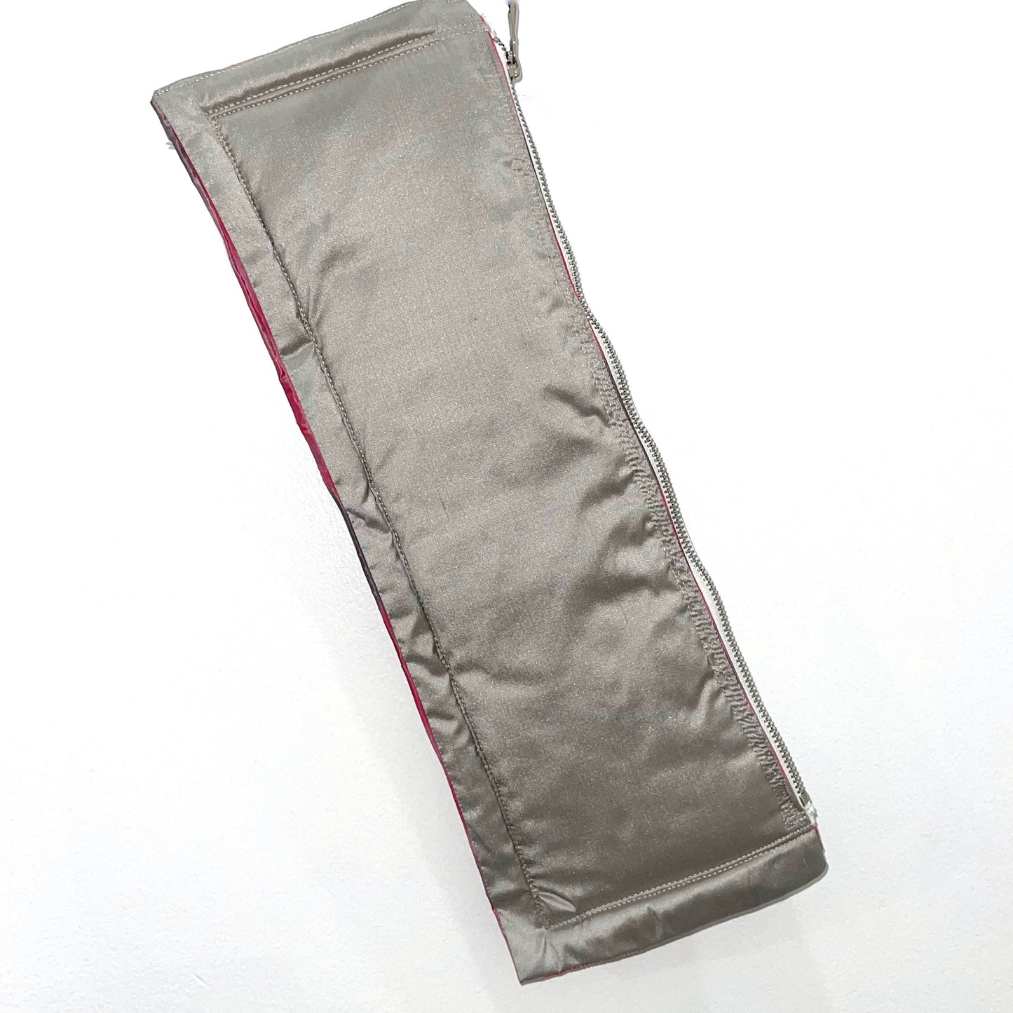 QUILTED CLUTCH / SILVER x WHITE / キルティングクラッチバッグ