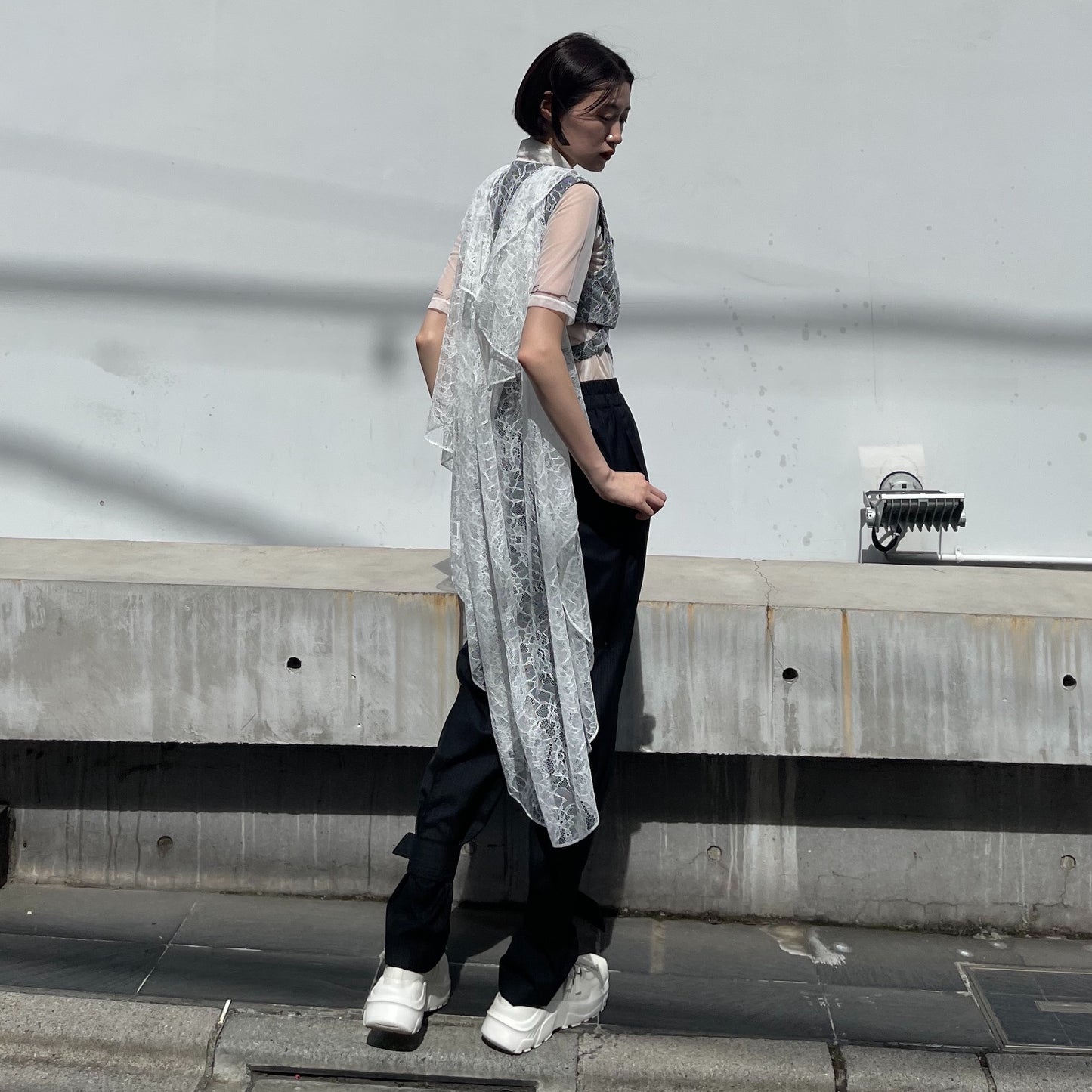Gabriel vest with veil / white lace × black / ヴェール付きレースベスト
