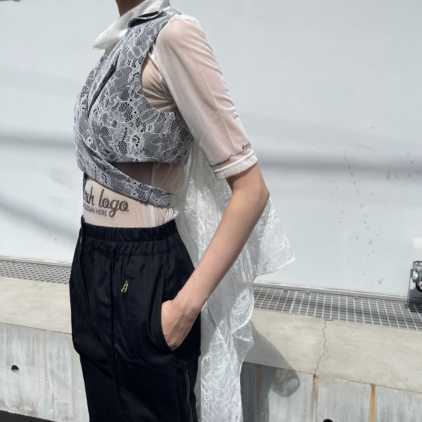 Gabriel vest with veil / white lace × black / ヴェール付きレースベスト