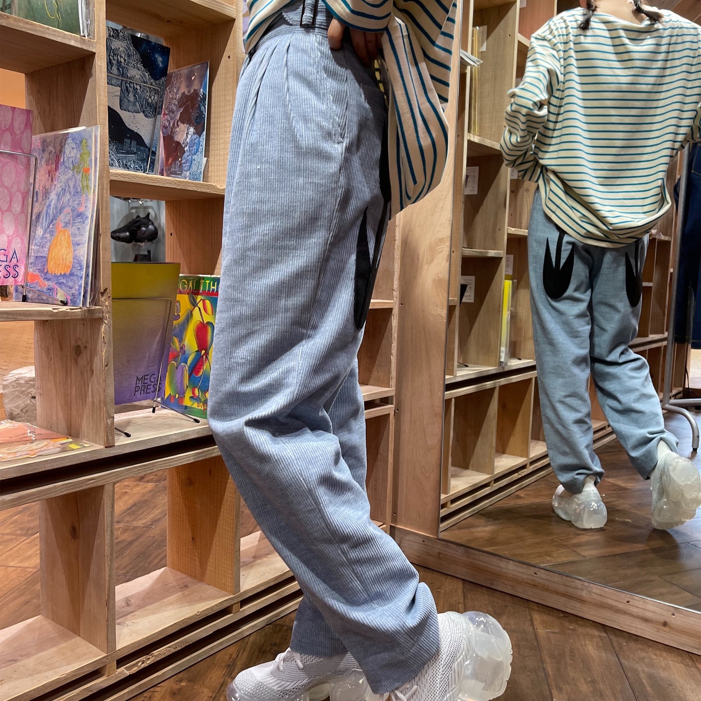 Tulips trousers / light blue / コーデュロイ