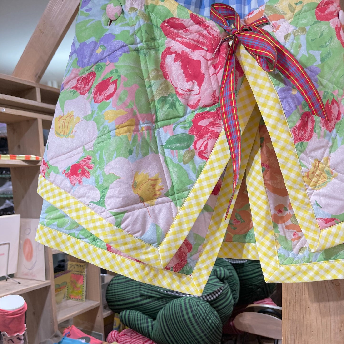 The Final Concealment 02 / Blue With Floral / ショートパンツ