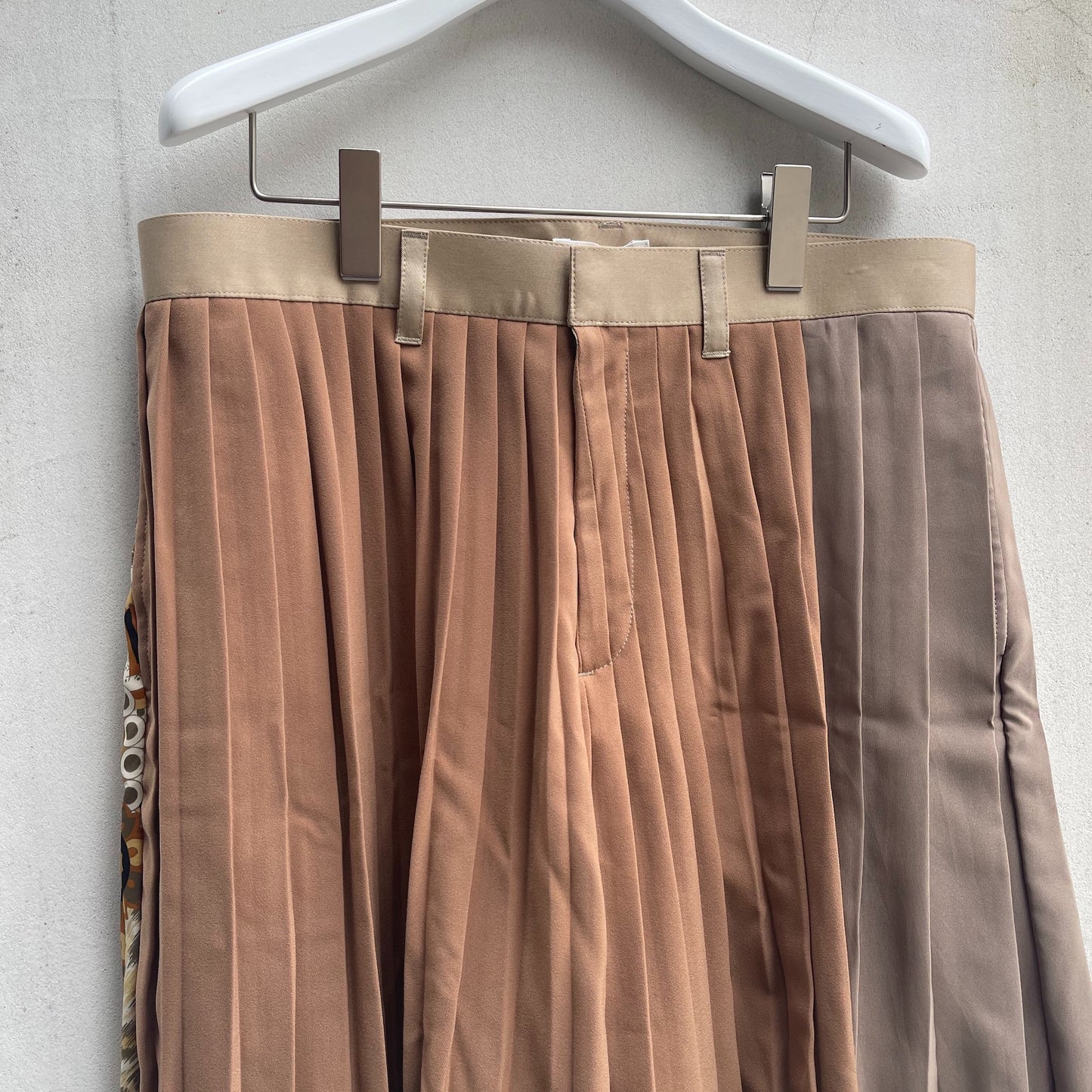 PLEATS SHORT PANTS / BEIGE / プリーツショートパンツ