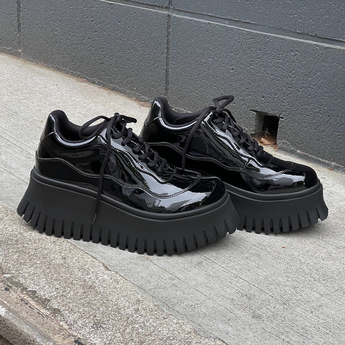 THE EVERYDAY WORKER / BLACK / チャンキーソールエナメルシューズ