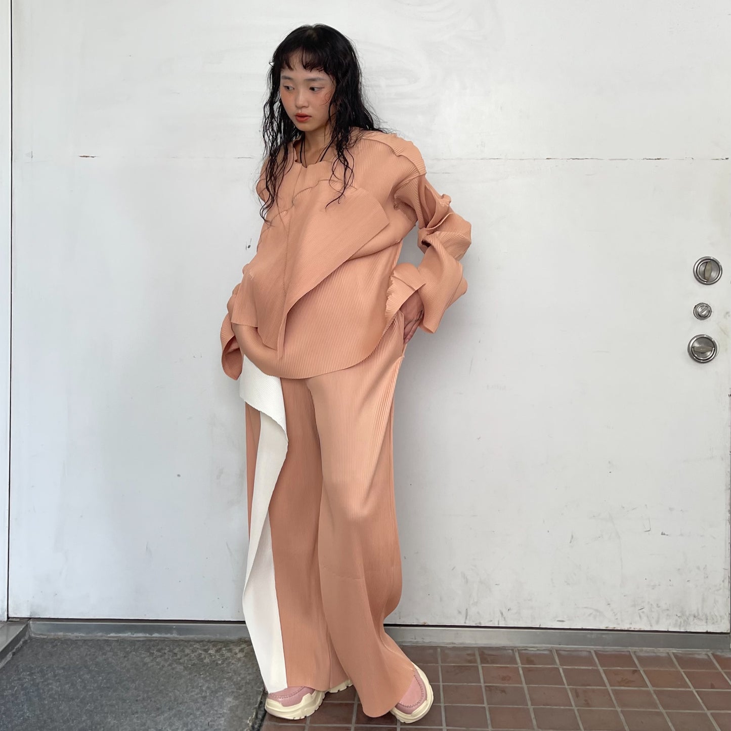 Pleated panel pants / Beige / プリーツパネルパンツ