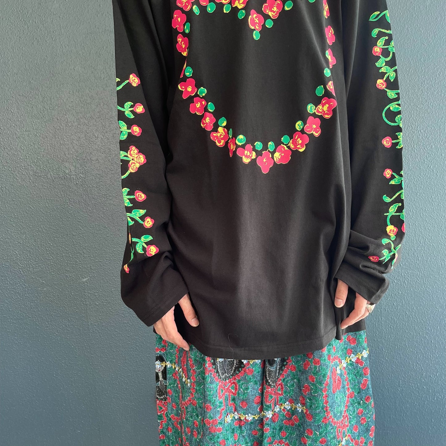 ROSE LONG SLEEVE T-SHIRT / BLACK / プリントロングスリーブTシャツ