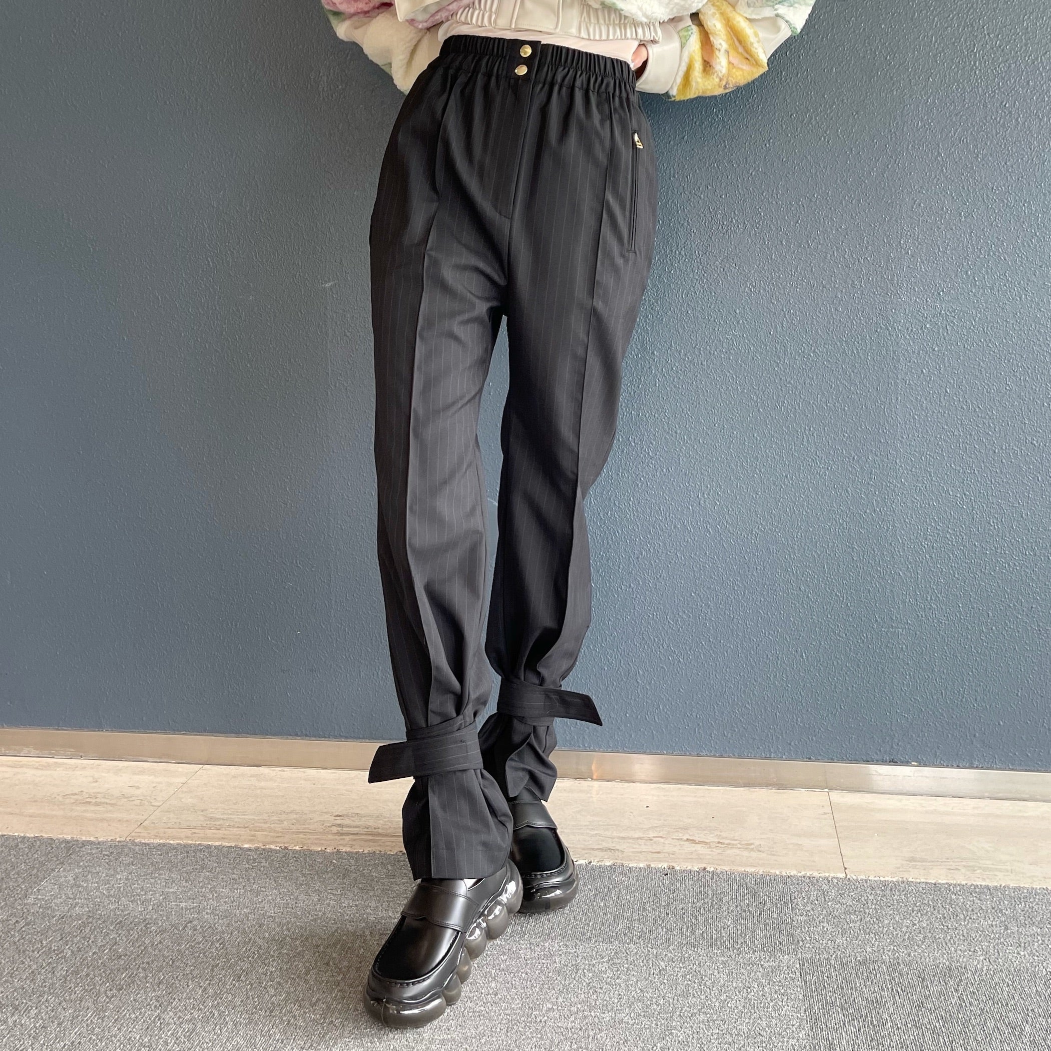 Aaron pants / Black stripe / シルエットパンツ | AKIKOAOKI